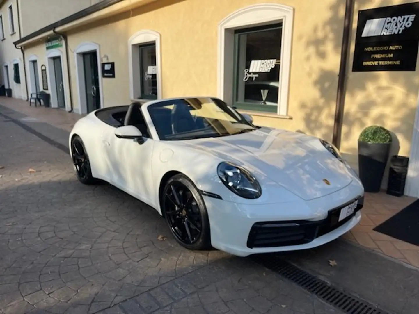 Porsche 911 992 VIII Carrera 992 Cabrio 3.0  auto Blanc - 1