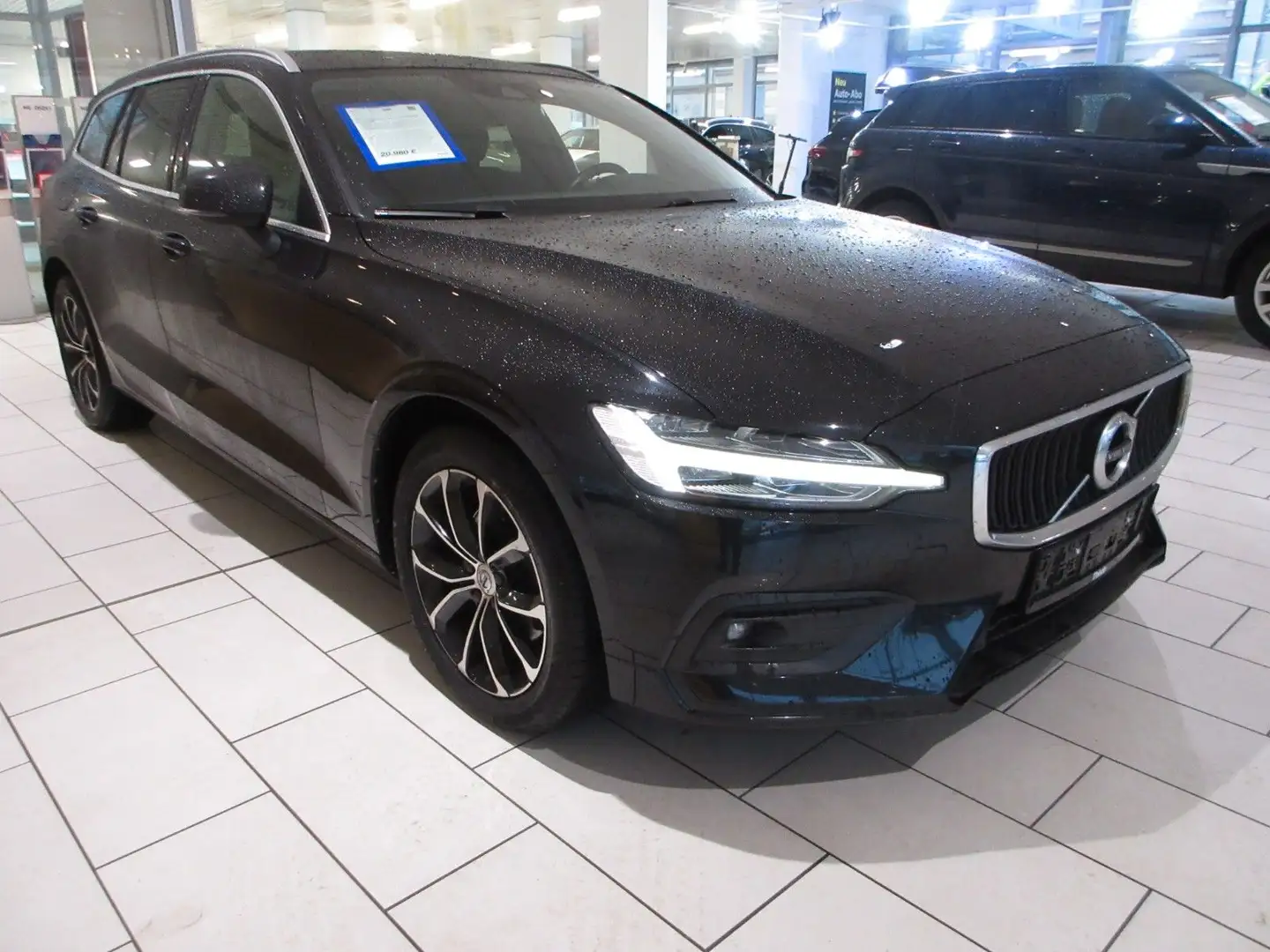 Volvo V60 Momentum Pro D3 LED/NAVI/R´CAM/SHZ/LHZ Schwarz - 2