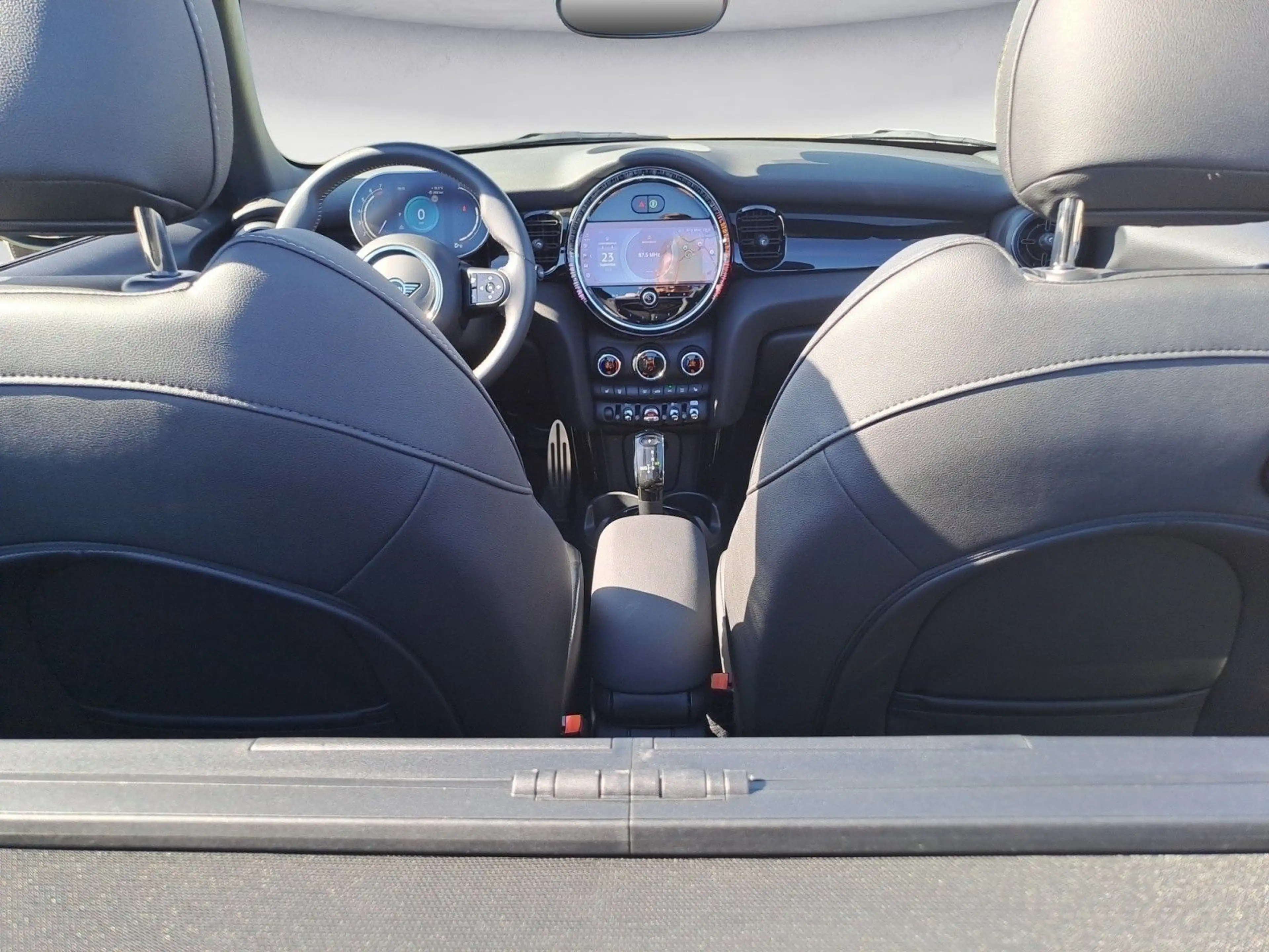 MINI Cooper Cabrio JCW Trim / 17 Zoll schwarz — photo 12