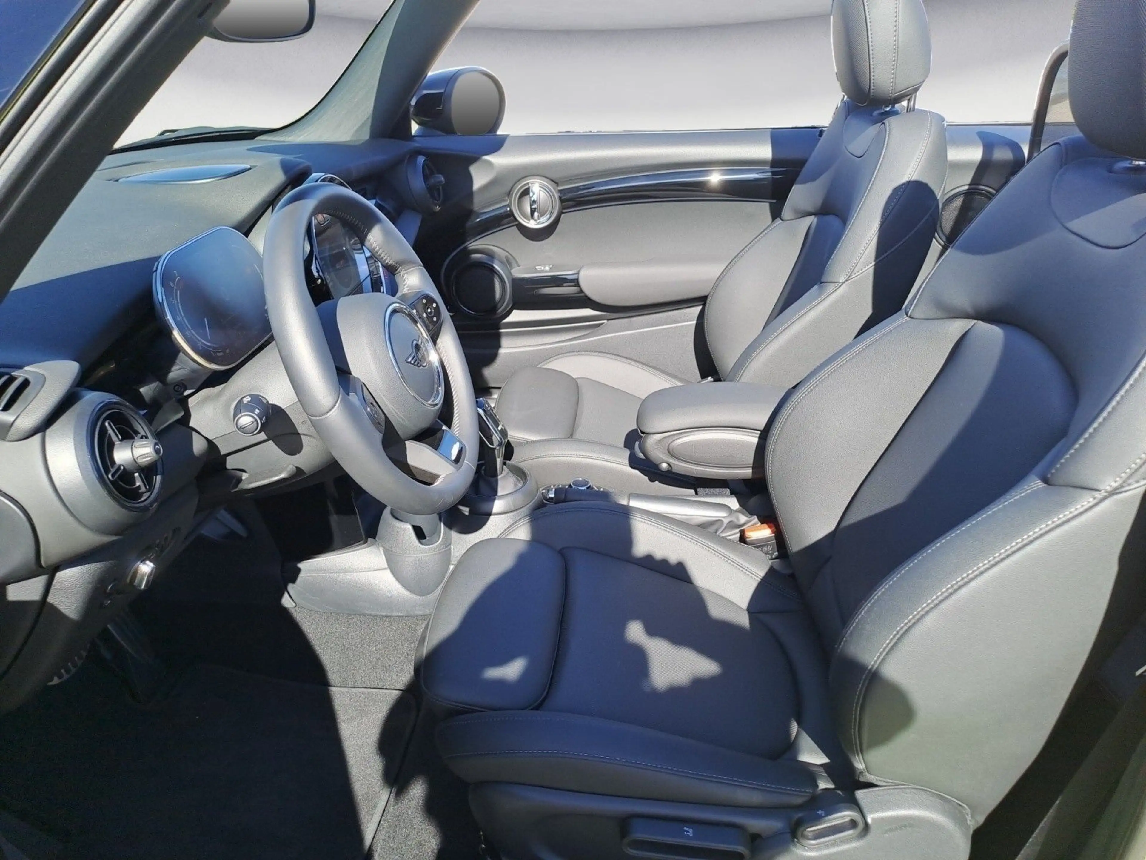 MINI Cooper Cabrio JCW Trim / 17 Zoll schwarz — photo 10