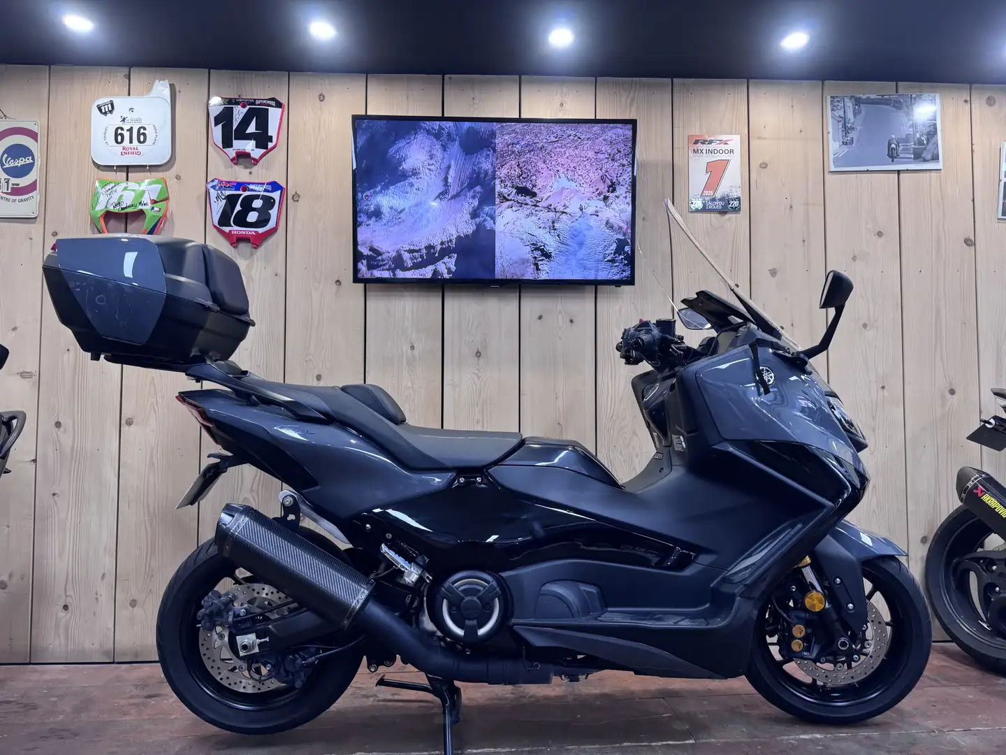 Yamaha TMAX 560 - 1