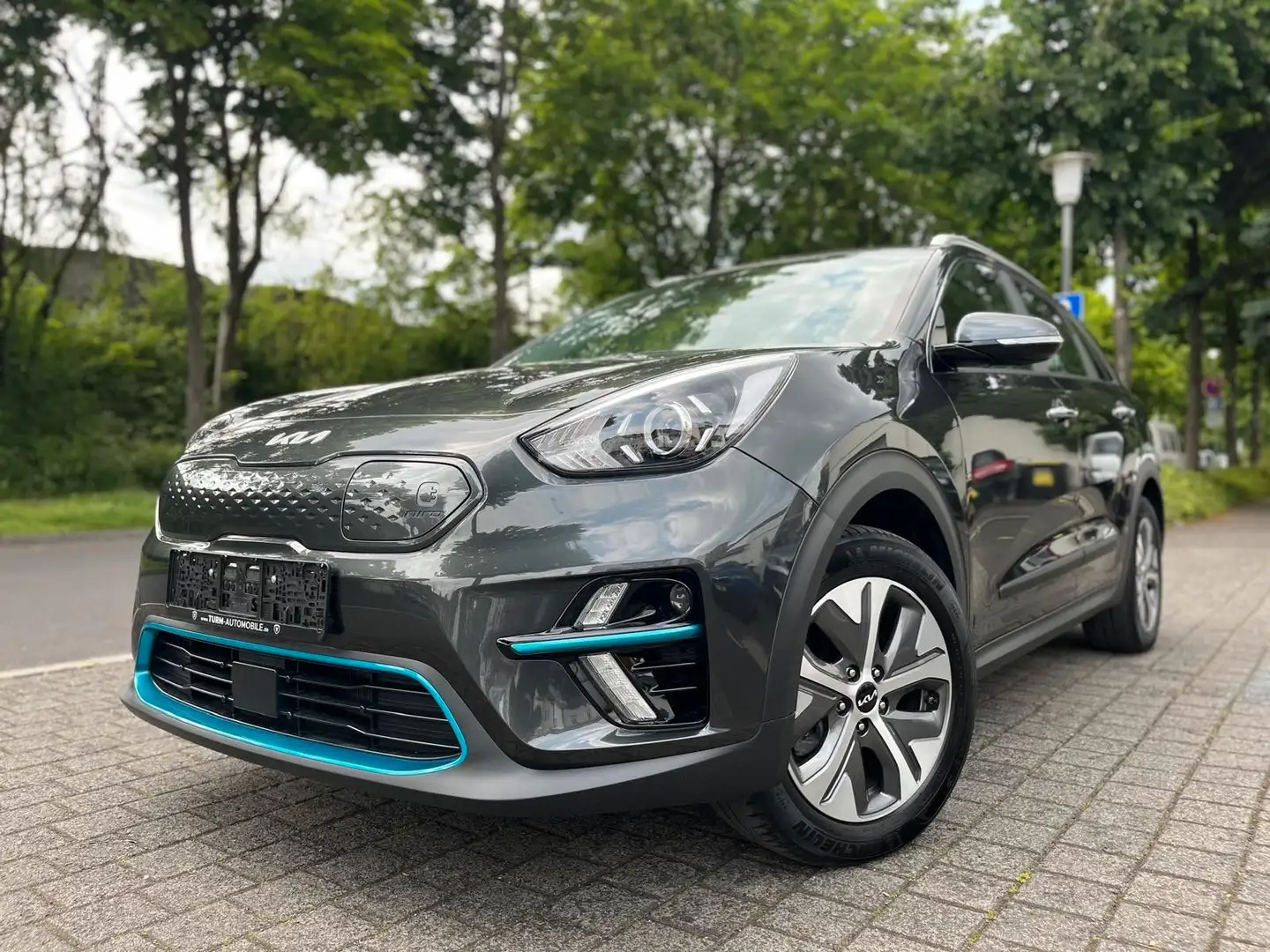 Kia Niro 64kWh|Wärmep|11kW|ServiceNe|Garantie05/2029 Grijs - 1