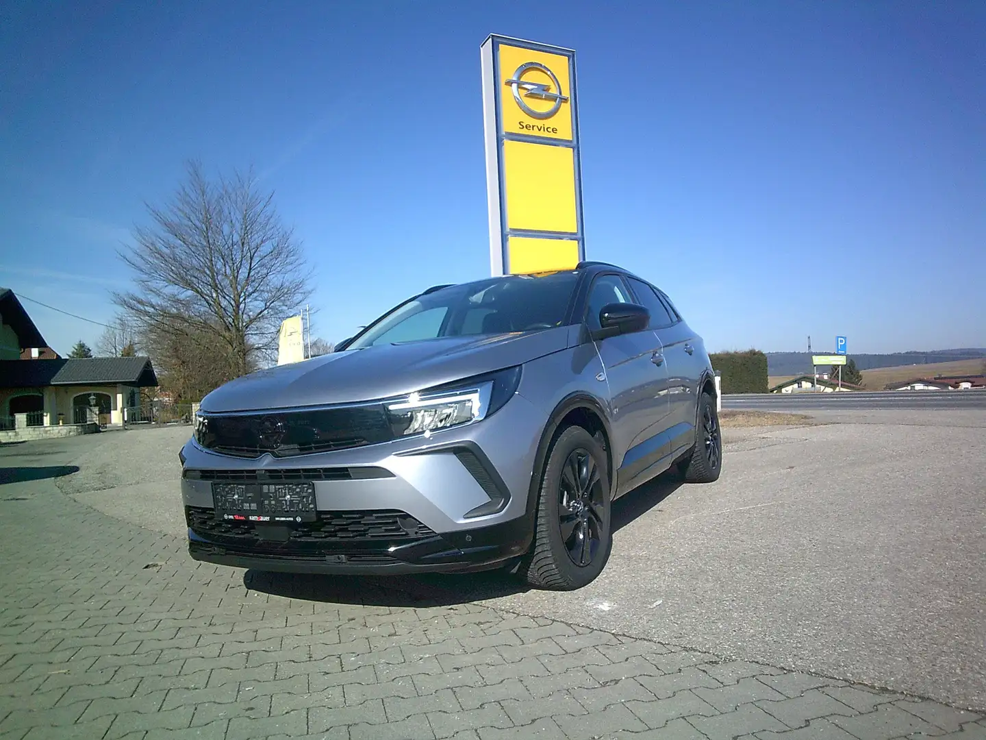 Opel Grandland 1,2 Turbo Dir. Inj. GS Line S/S Aut. Grau - 2