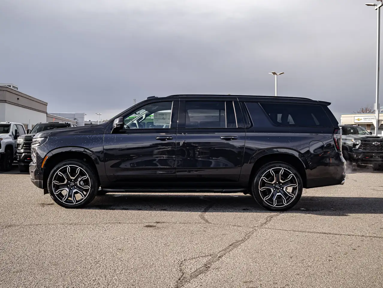 Chevrolet Suburban снимка Chevrolet Suburban