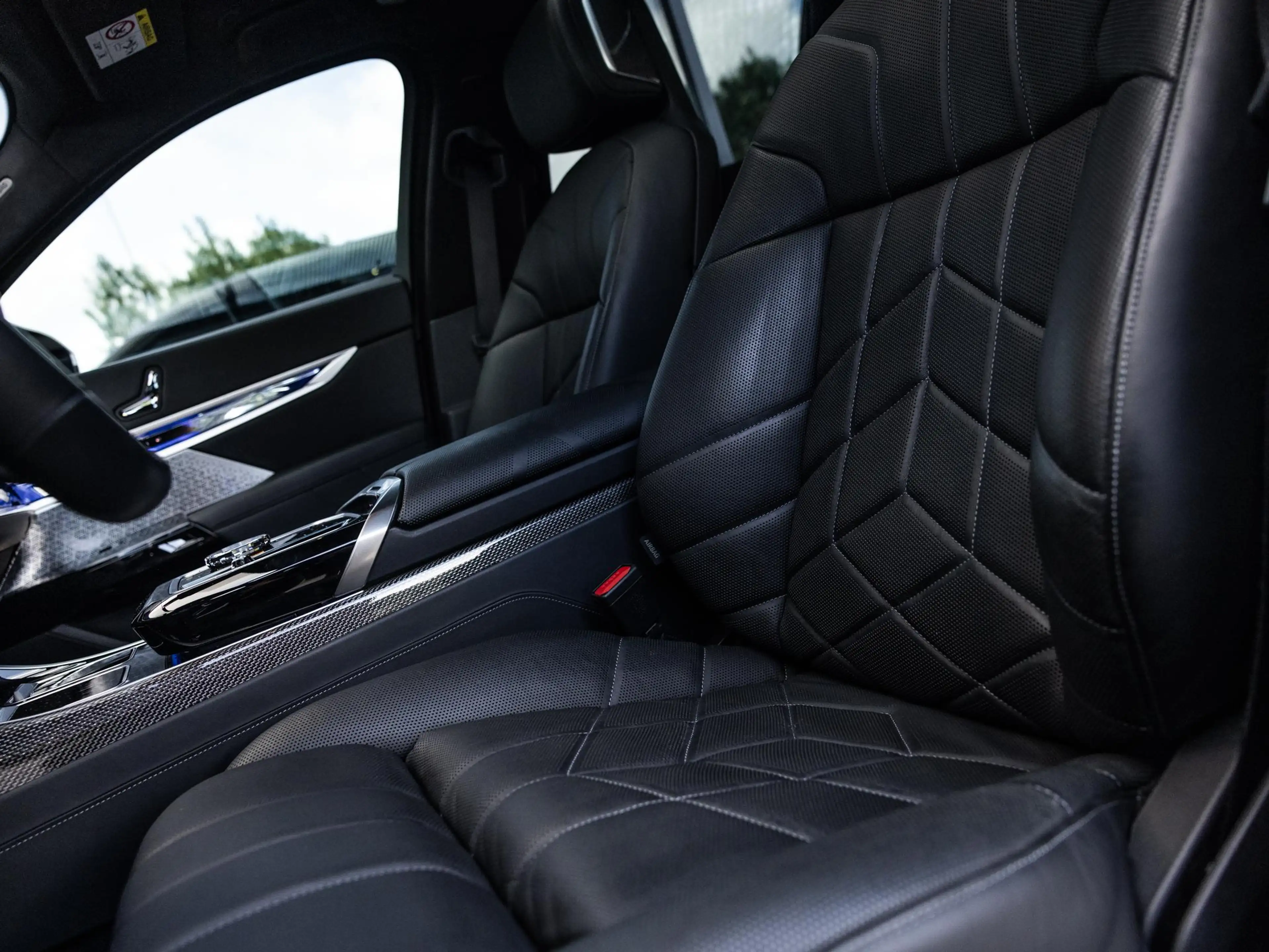 BMW i7 xDrive60 106 kWh | VERWACHT | BMW INDIVIDUAL TWO T — photo 13