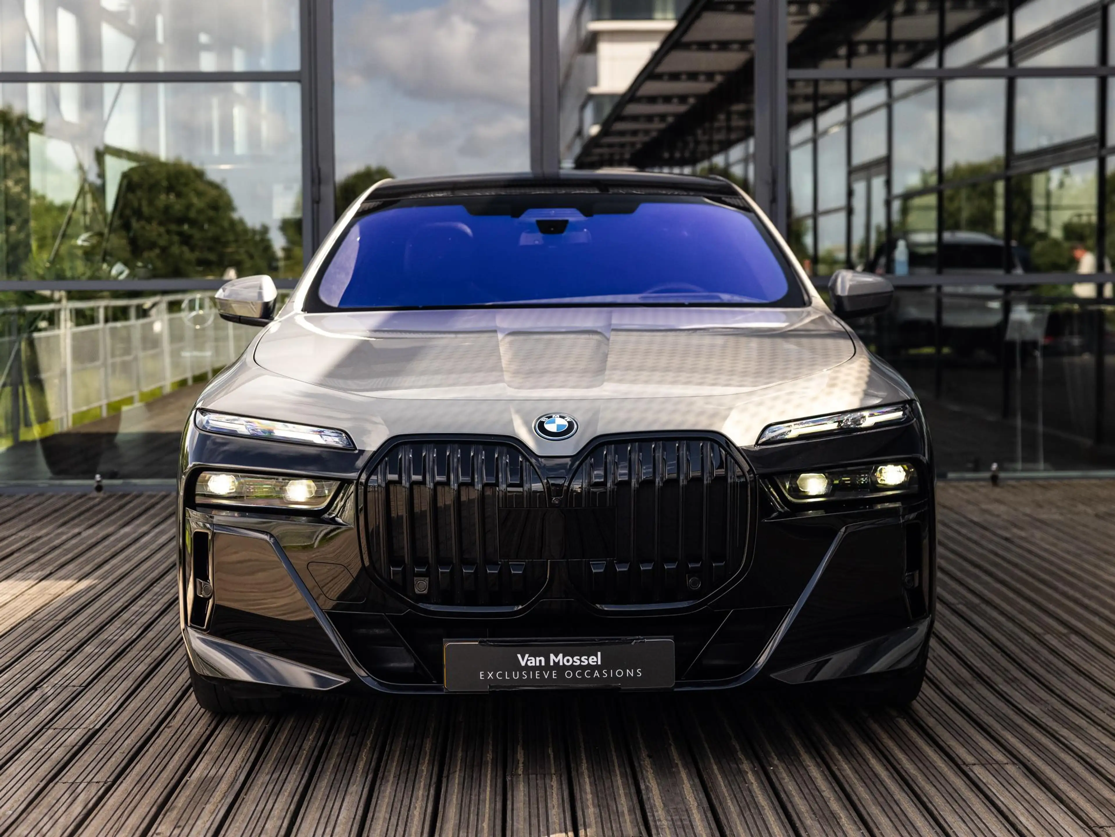 BMW i7 xDrive60 106 kWh | VERWACHT | BMW INDIVIDUAL TWO T — photo 2