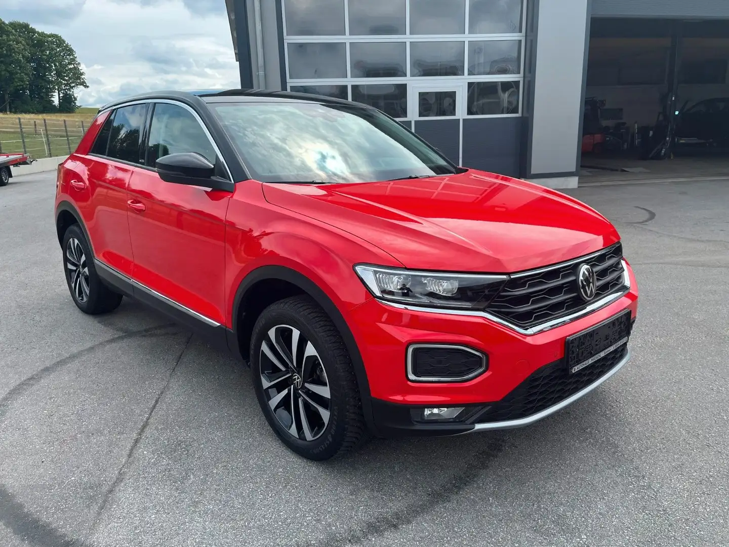 Volkswagen T-Roc 1.5 TSI DSG UNITED,LED,DAB,elek.Heckklappe Rot - 2
