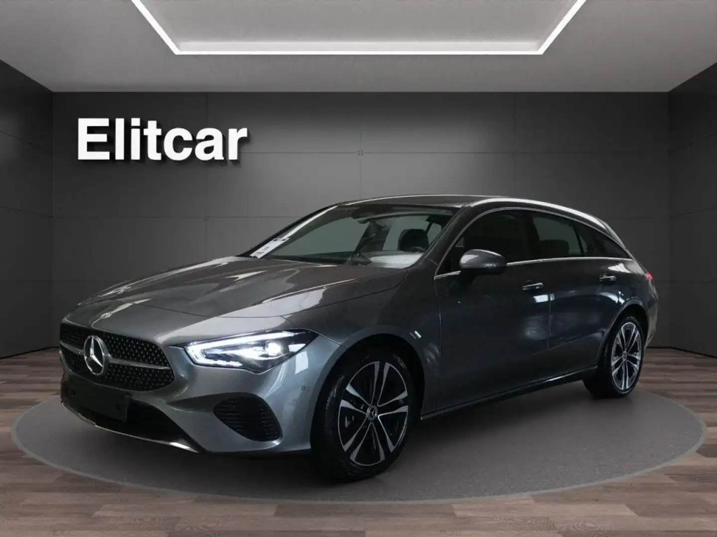 Mercedes-Benz CLA 180 Automatic Shooting Brake Progressive Line - 1