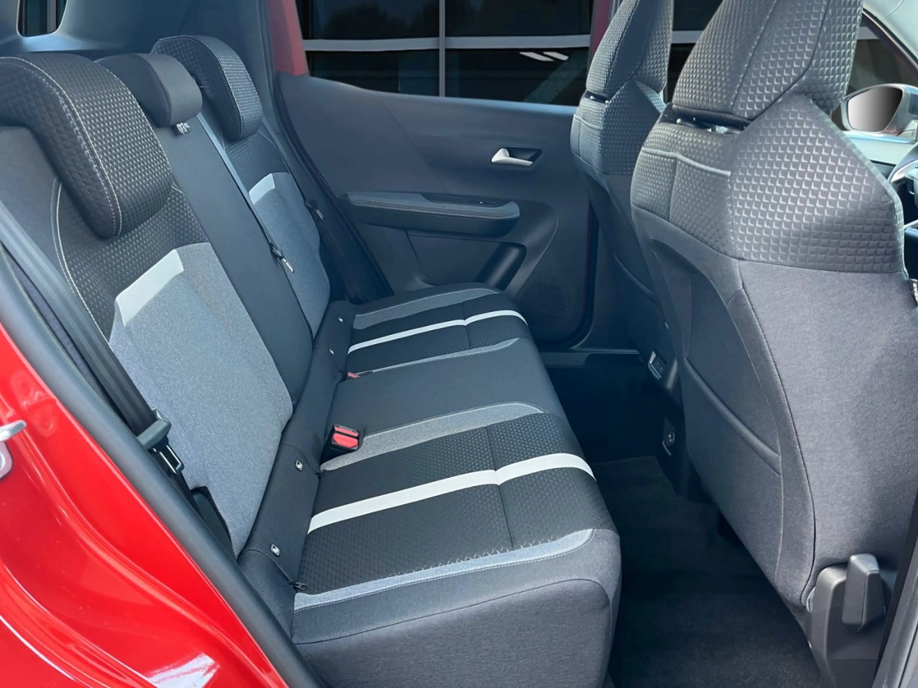 Opel Frontera 1.2 Hybrid Aut. Ultimate Navi+ — photo 15