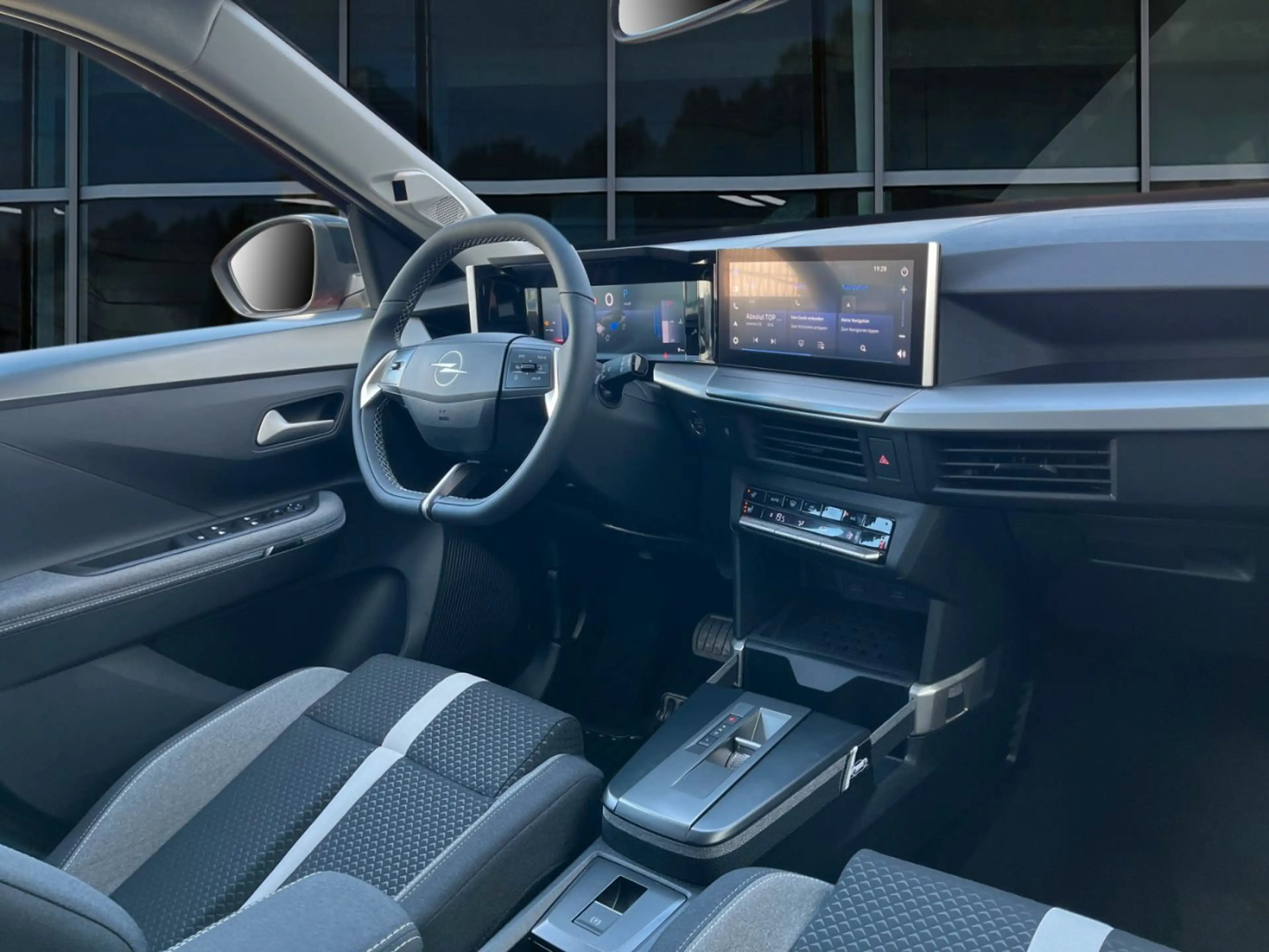Opel Frontera 1.2 Hybrid Aut. Ultimate Navi+ — photo 14