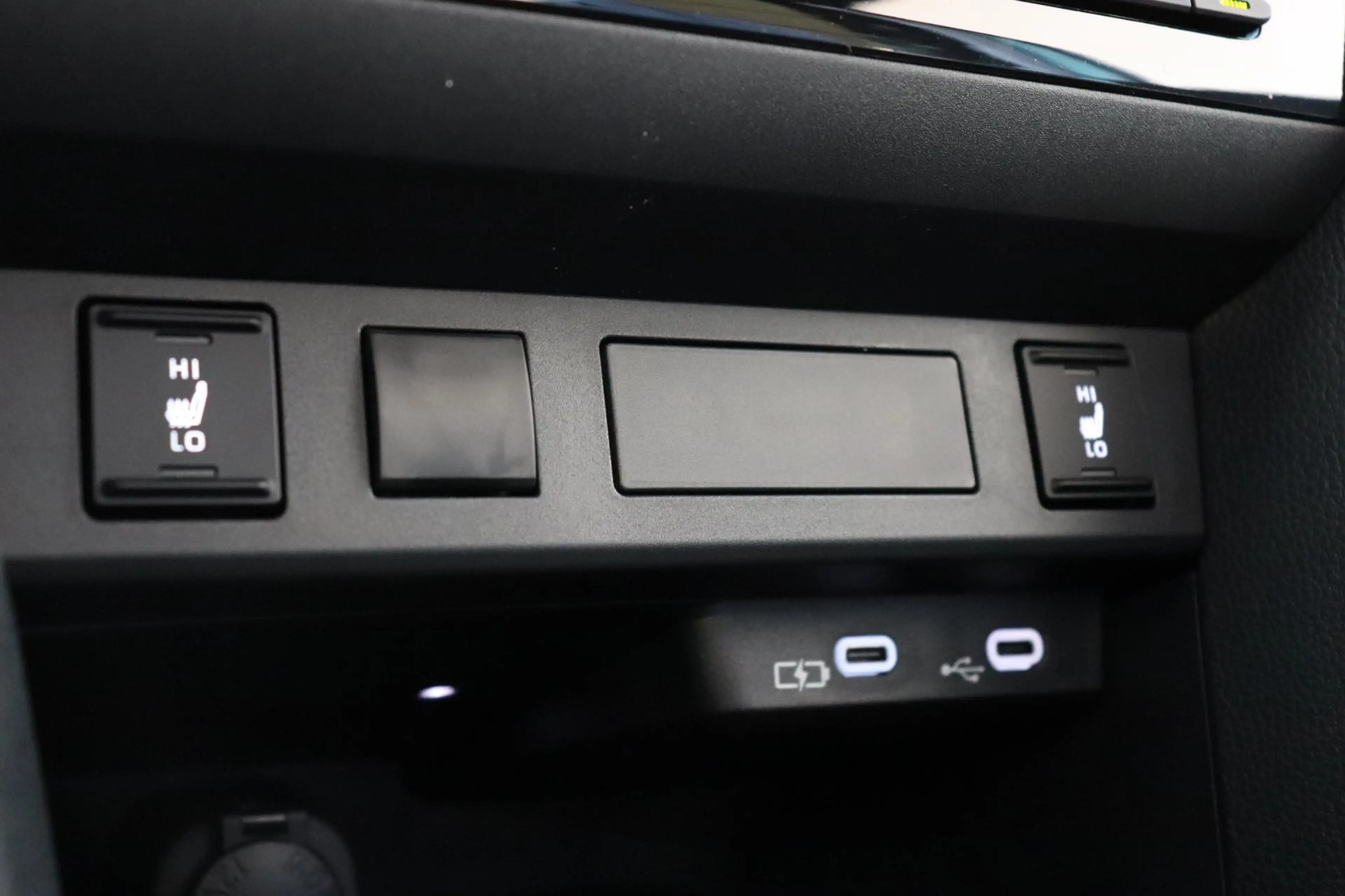 Toyota Yaris Cross 1.5 Hybrid 130 Executive, Bi-Tone, BSM, Keyless, H — photo 10