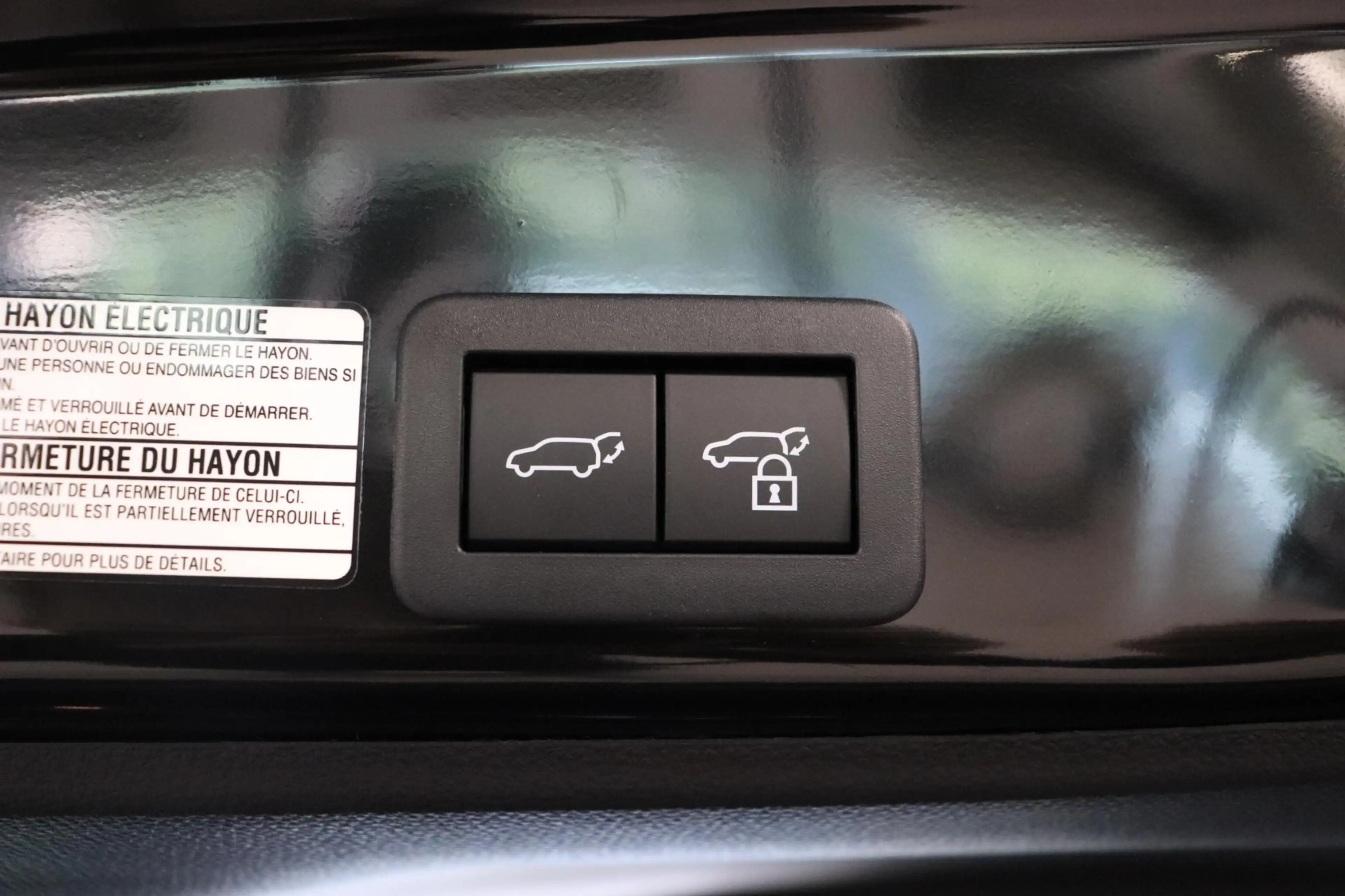 Toyota Yaris Cross 1.5 Hybrid 130 Executive, Bi-Tone, BSM, Keyless, H — photo 9