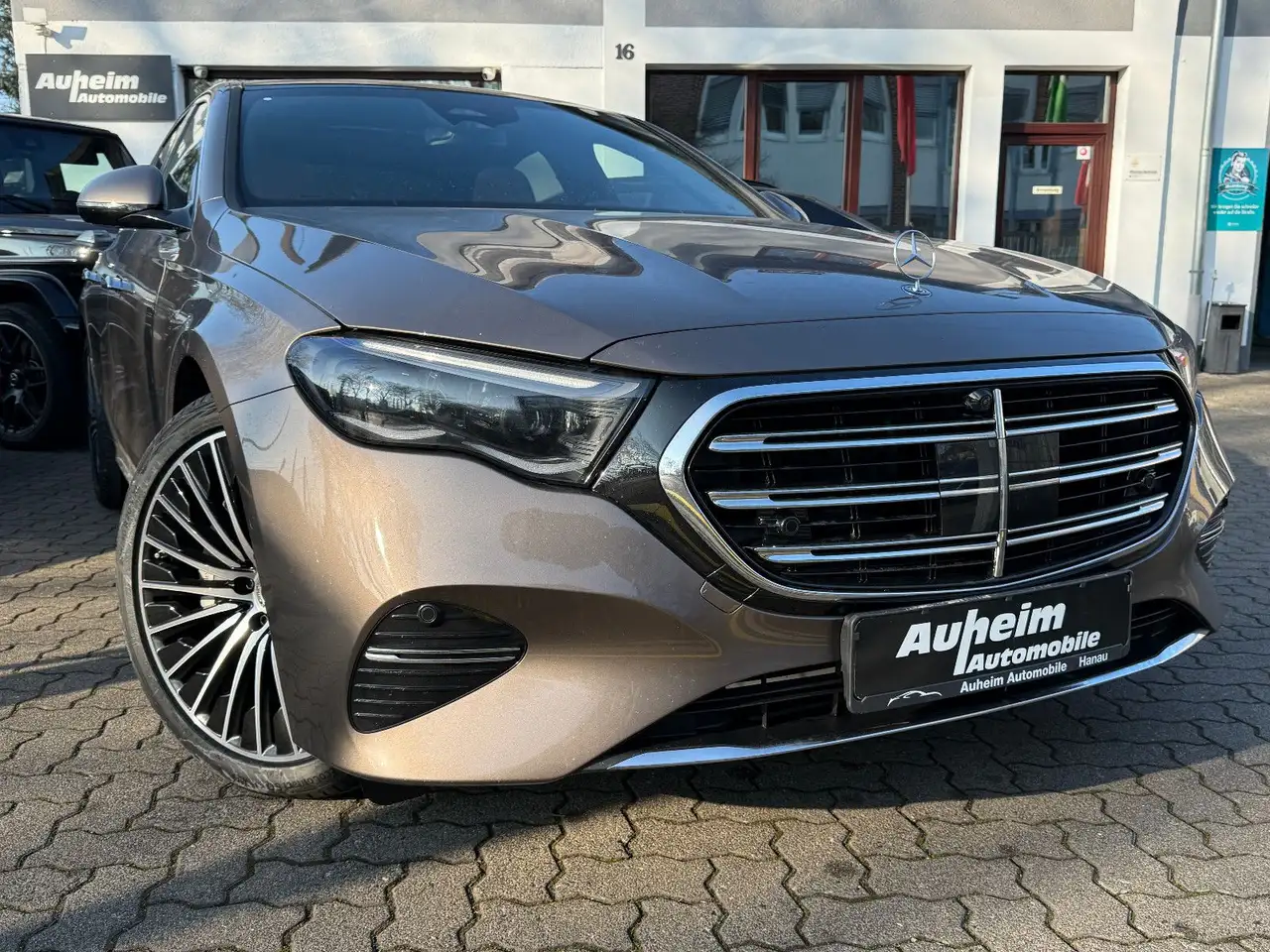Mercedes-Benz E 200