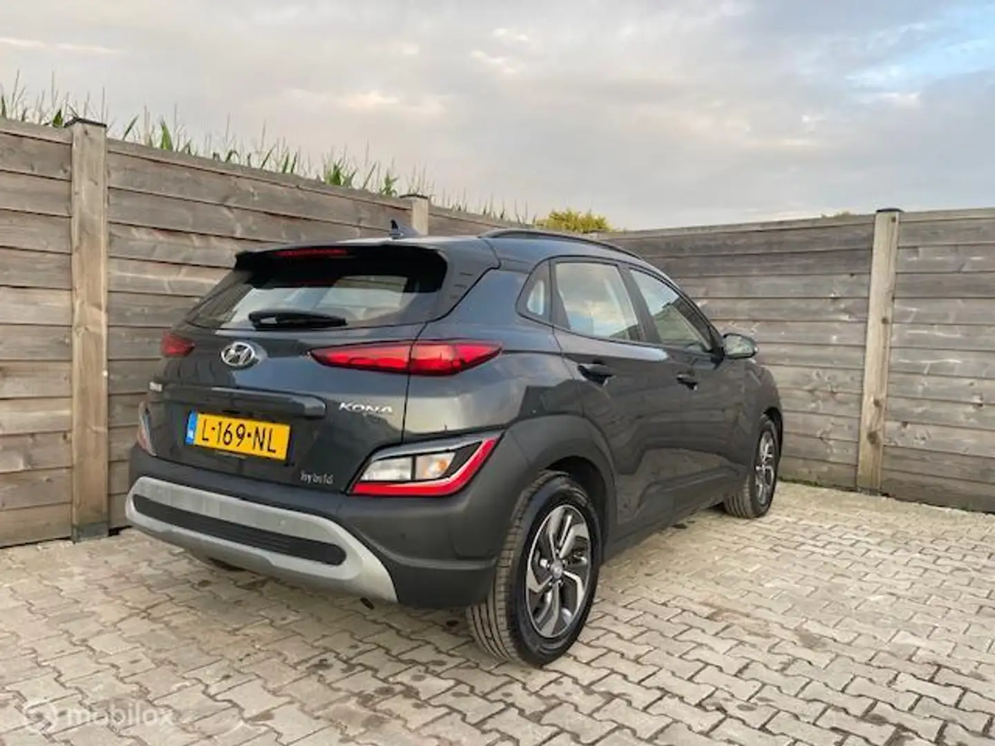 Hyundai KONA 1.6 GDI HEV Comfort Smart Hybrid Grijs - 2