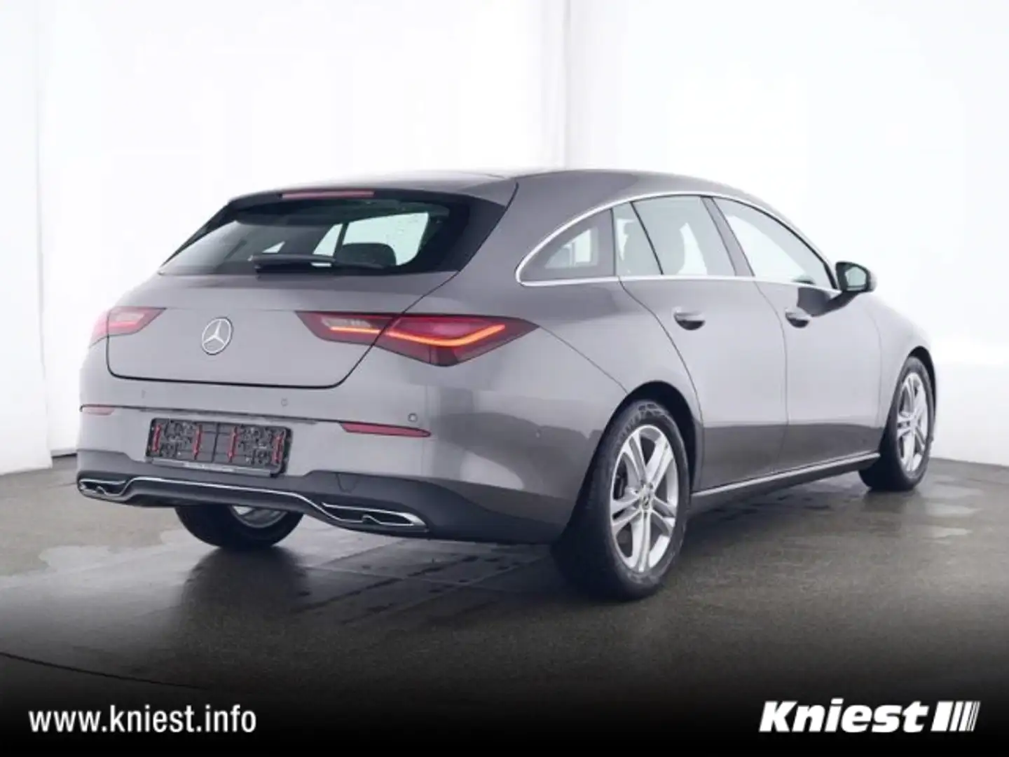 Mercedes-Benz CLA 180 Progressive Line Advanced Grau - 2