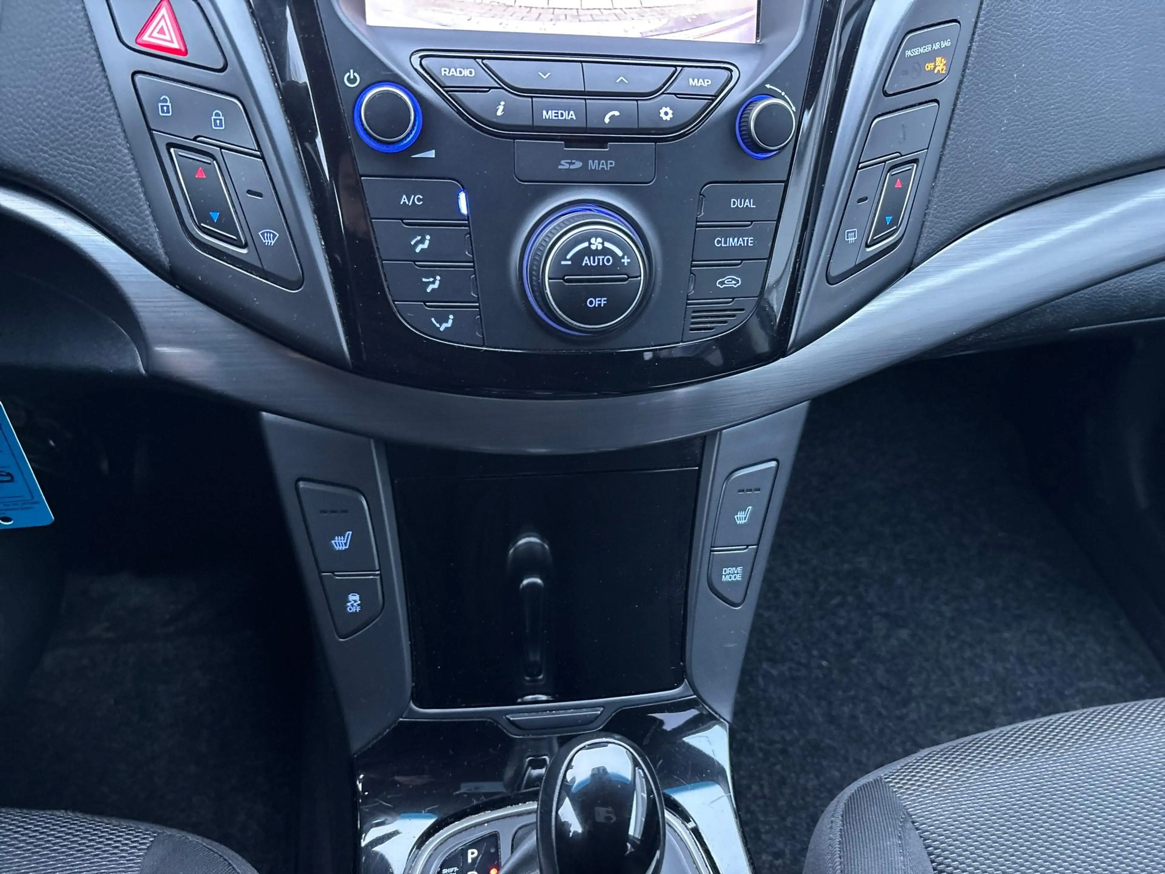 Hyundai i40 Kombi 2.0 GDI, KAMERA, NAVI — photo 9