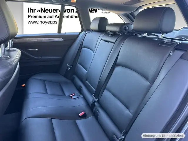 BMW 5 Series view 8