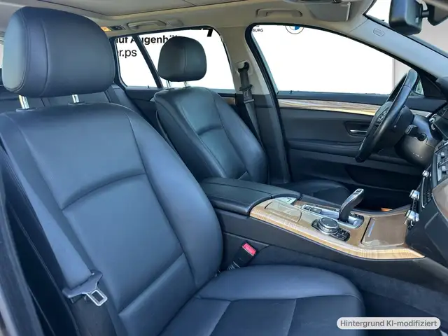 BMW 5 Series view 6