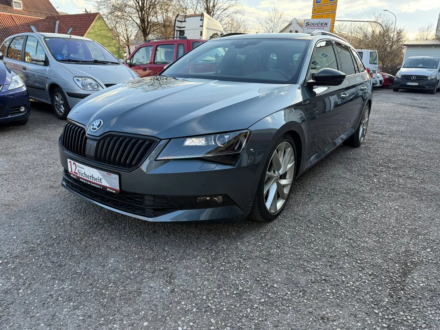 Skoda Superb Combi Sportline 4x4 Grau - 1