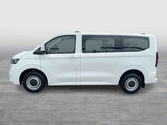 Volkswagen Transporter view 3