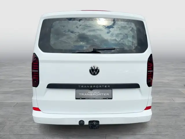 Volkswagen Transporter view 5