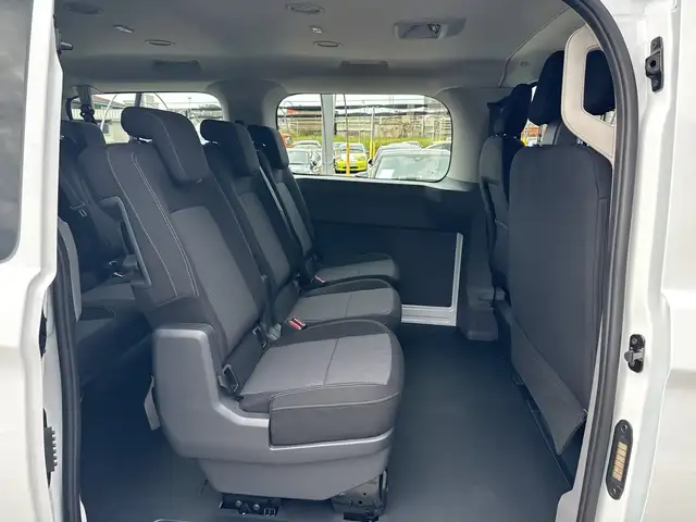 Volkswagen Transporter view 17