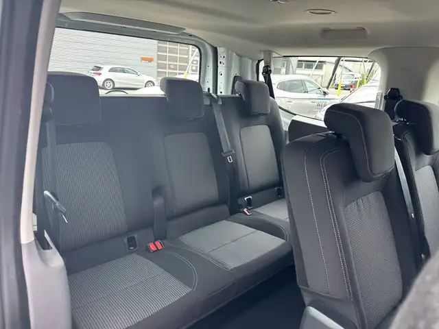 Volkswagen Transporter view 18