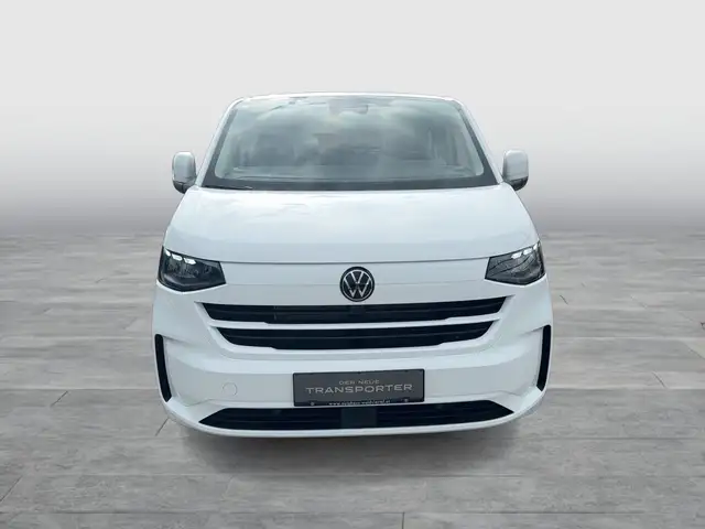 Volkswagen Transporter view 2