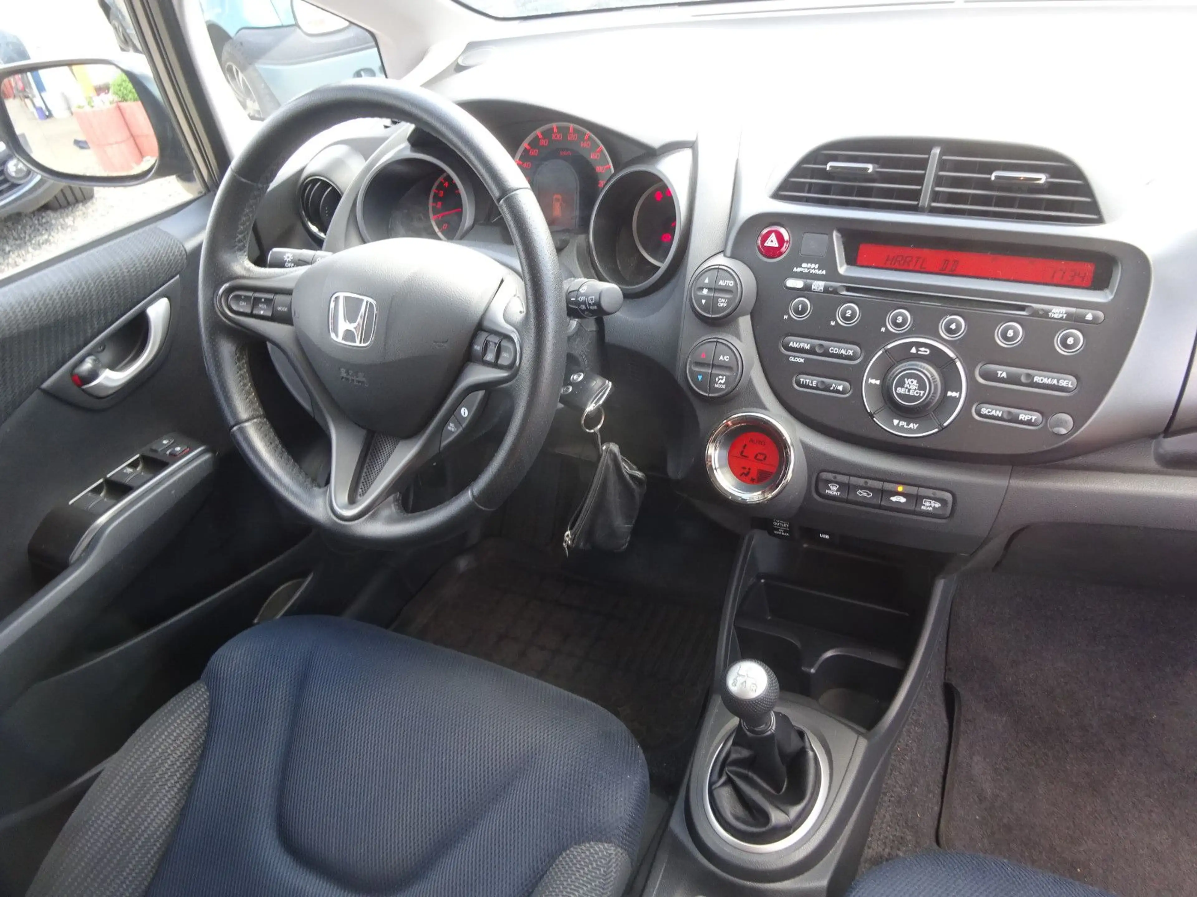 Honda Jazz 1.4 Comfort Plus — photo 12