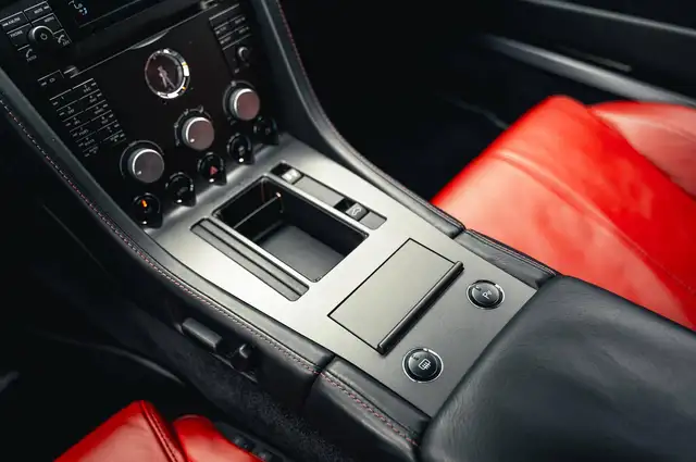 Aston Martin Vantage view 10
