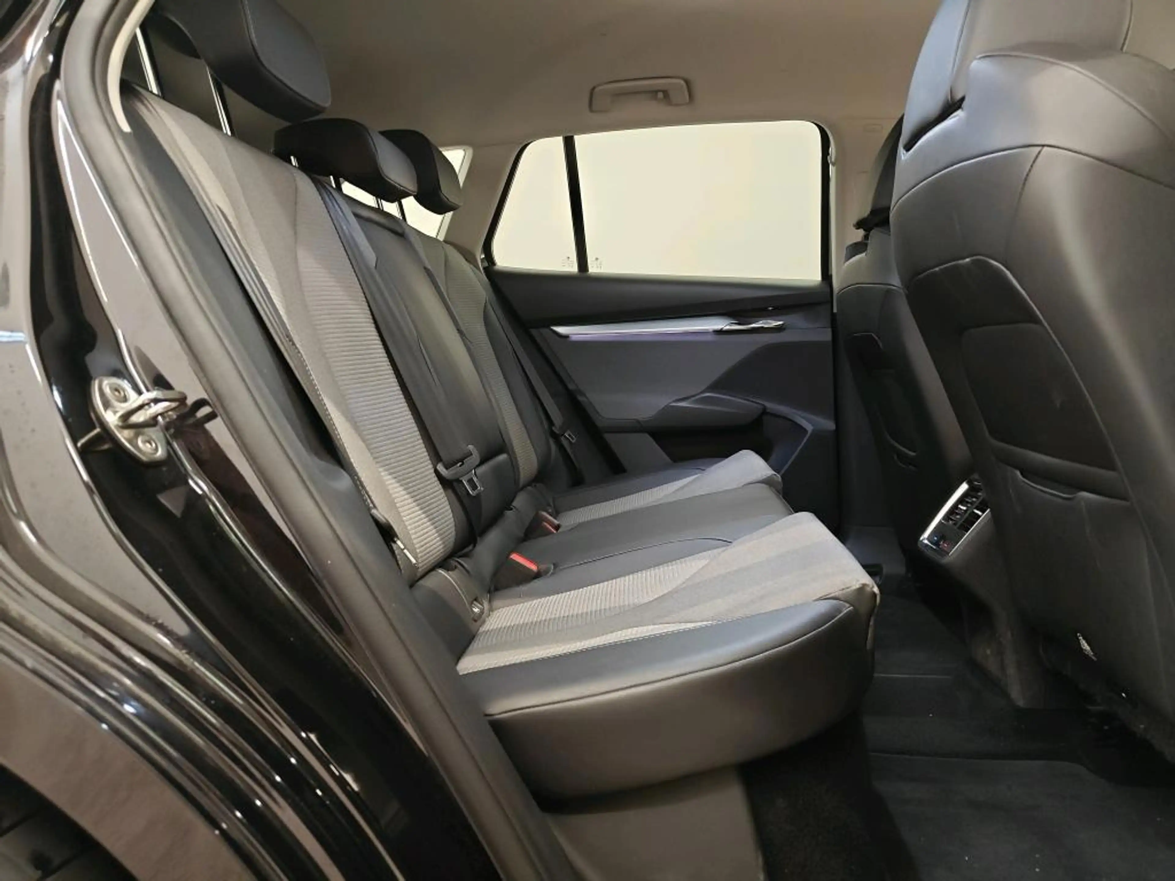 Skoda Enyaq iV 80 125kW LADEN DEALEROND FASE 3 WARMTEPOMP|SOH — photo 11
