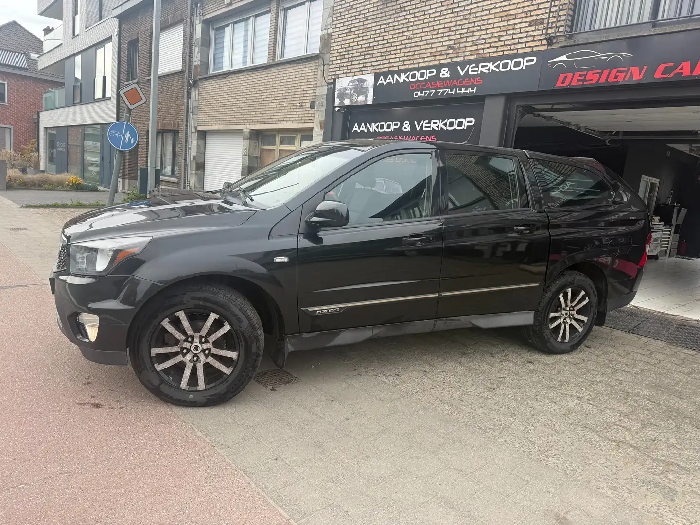 SsangYong Actyon Sport 4x4 2.0CDI Mercedes *1er Main*Taxe Utilitaire* Schwarz - 1