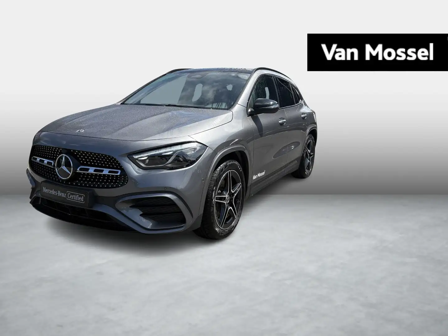 Mercedes-Benz GLA 180 GLA AMG LINE - PANO DAK - TREKHAAK - ALU 19" - KEY Grigio - 1