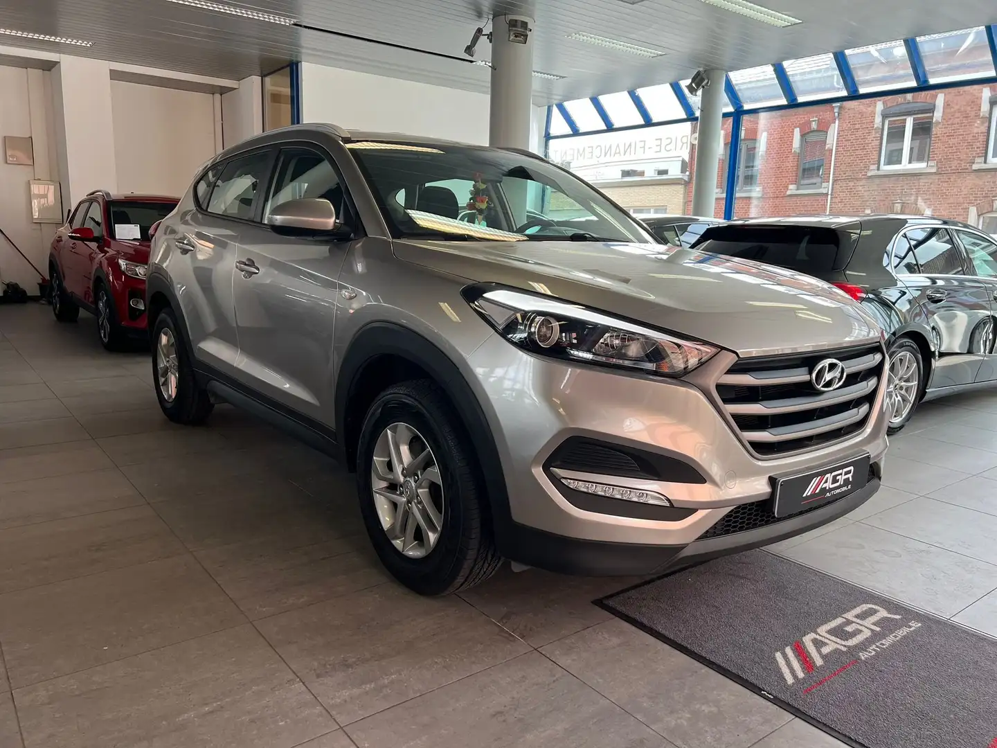 Hyundai TUCSON SEULEMENT 45 000 KM 1 PROPRIETAIRE Bronze - 2