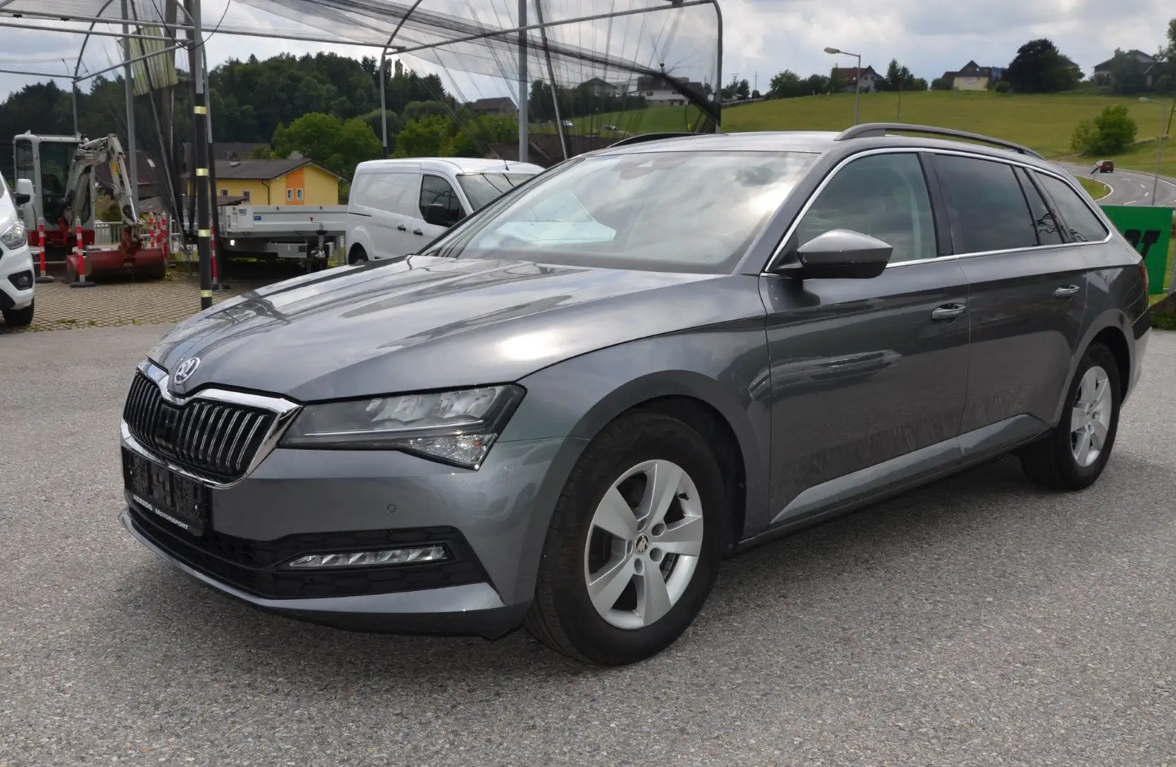 Skoda Superb Superb Kombi 2,0 TDI DSG LED VIRTUAL NAVI 1.Besitz Grau - 2