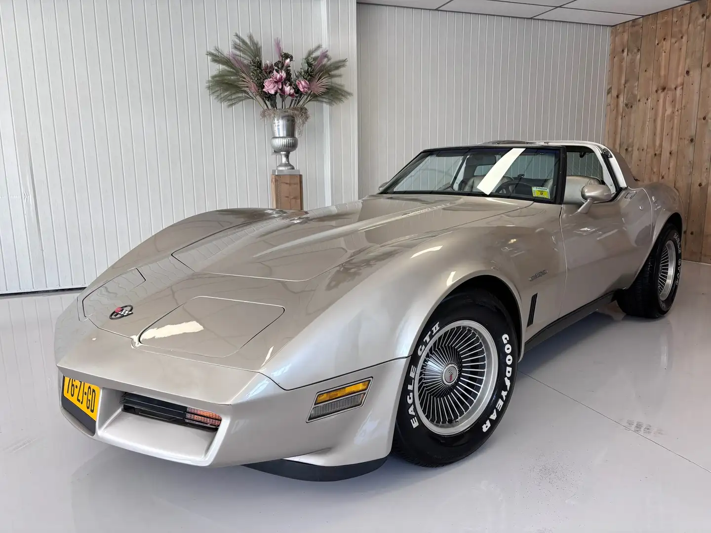 Chevrolet Corvette USA 165KW, V8, COLLECTOR EDITION, TARGA, BELASTING Beige - 1