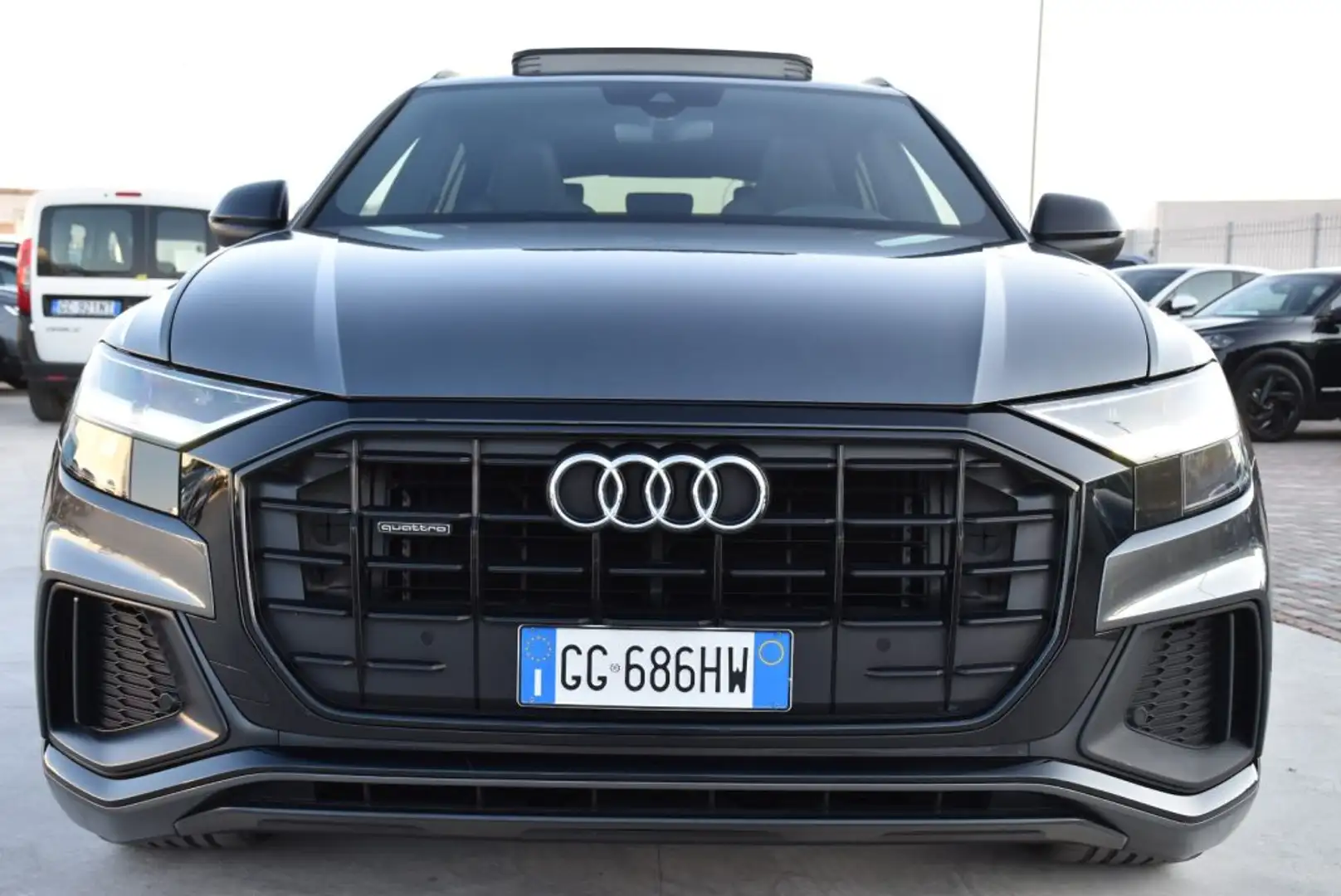 Audi Q8 50 TDI 286 CV quattro tiptronic Sport *TETTUCCIO* Gris - 2