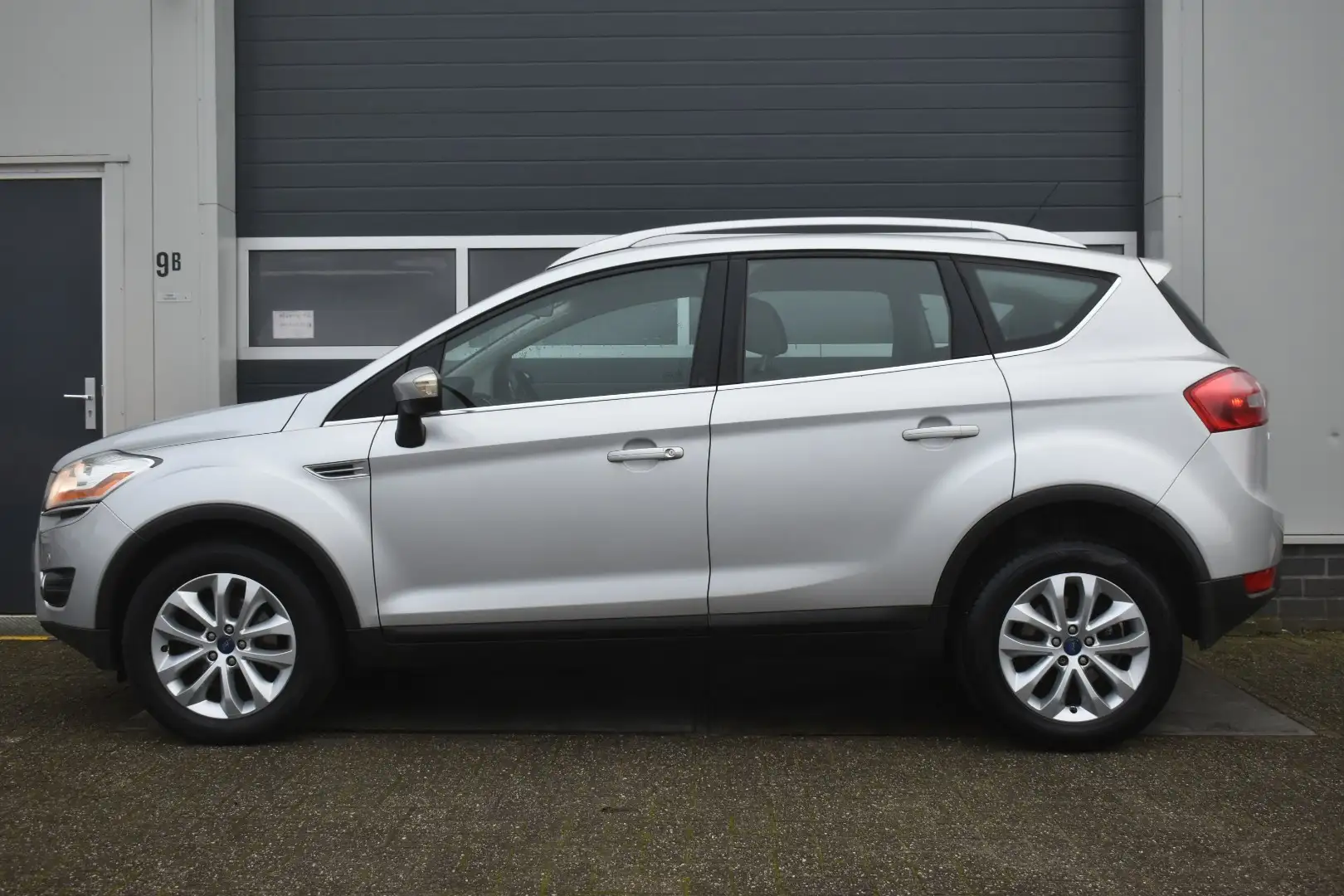 Ford Kuga 2.0 TDCi Trend FWD Grau - 2