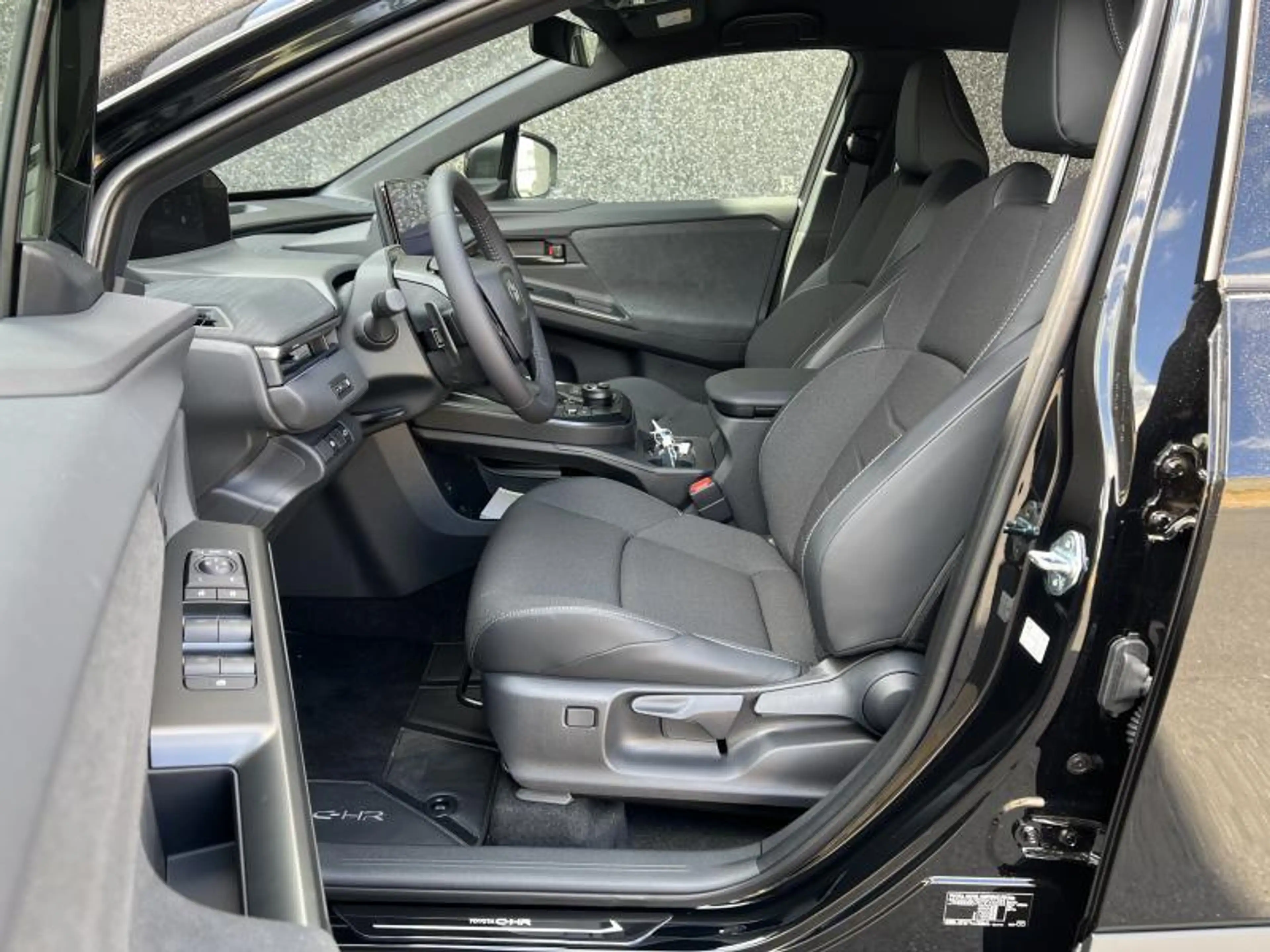 Toyota C-HR+ BEV 77 kWh 2WD Business — photo 9