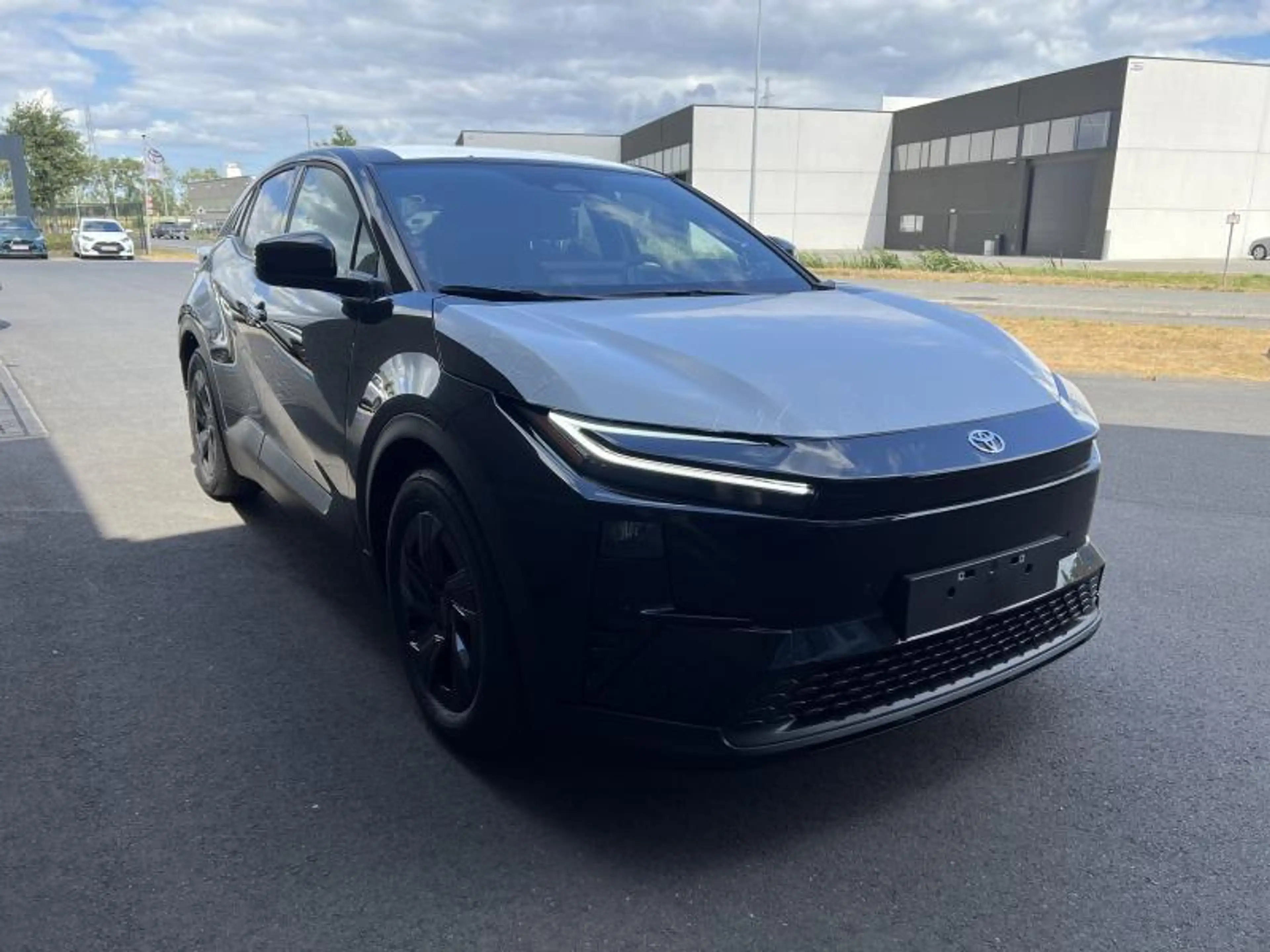 Toyota C-HR+ BEV 77 kWh 2WD Business — photo 4