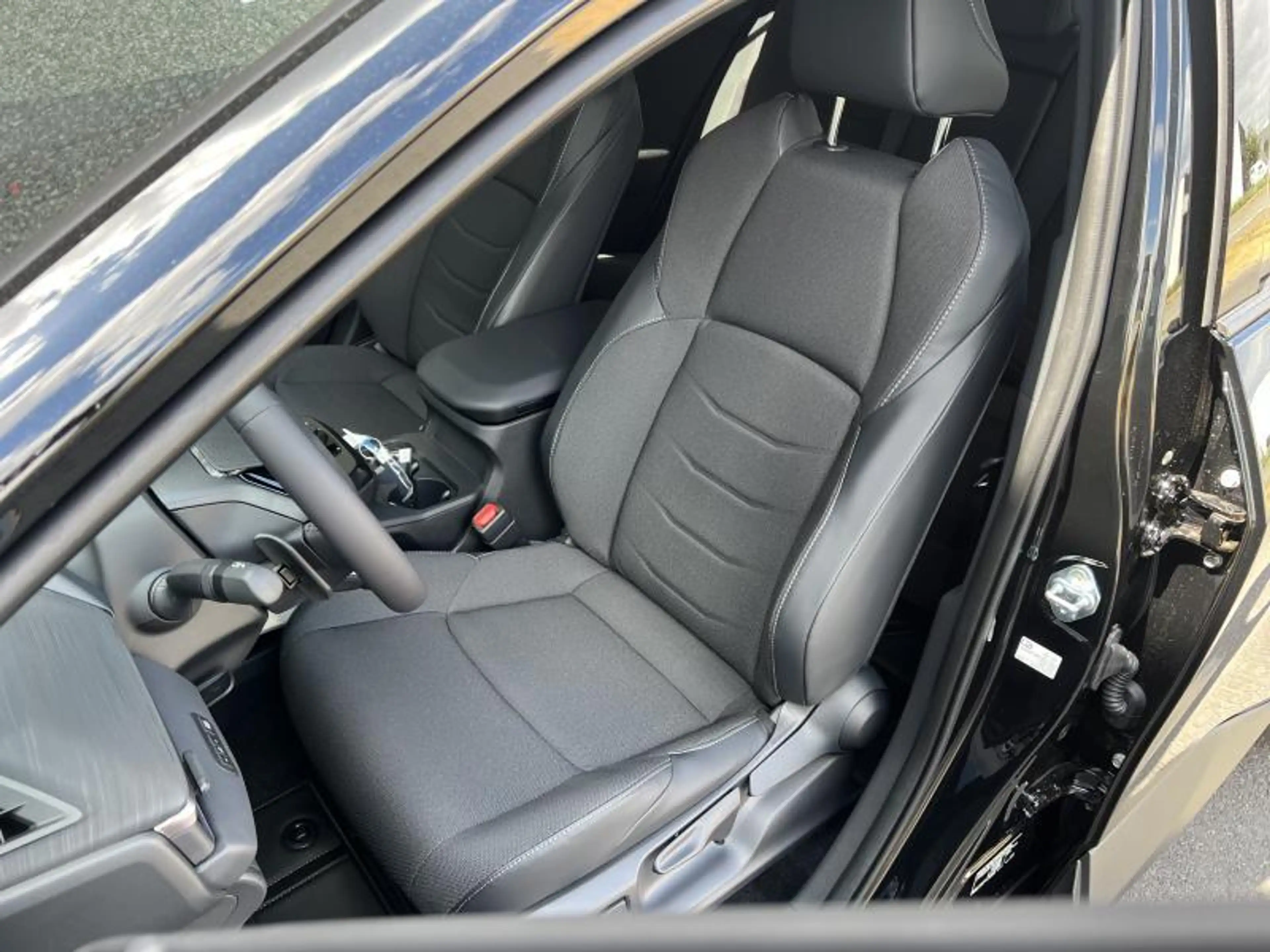 Toyota C-HR+ BEV 77 kWh 2WD Business — photo 10
