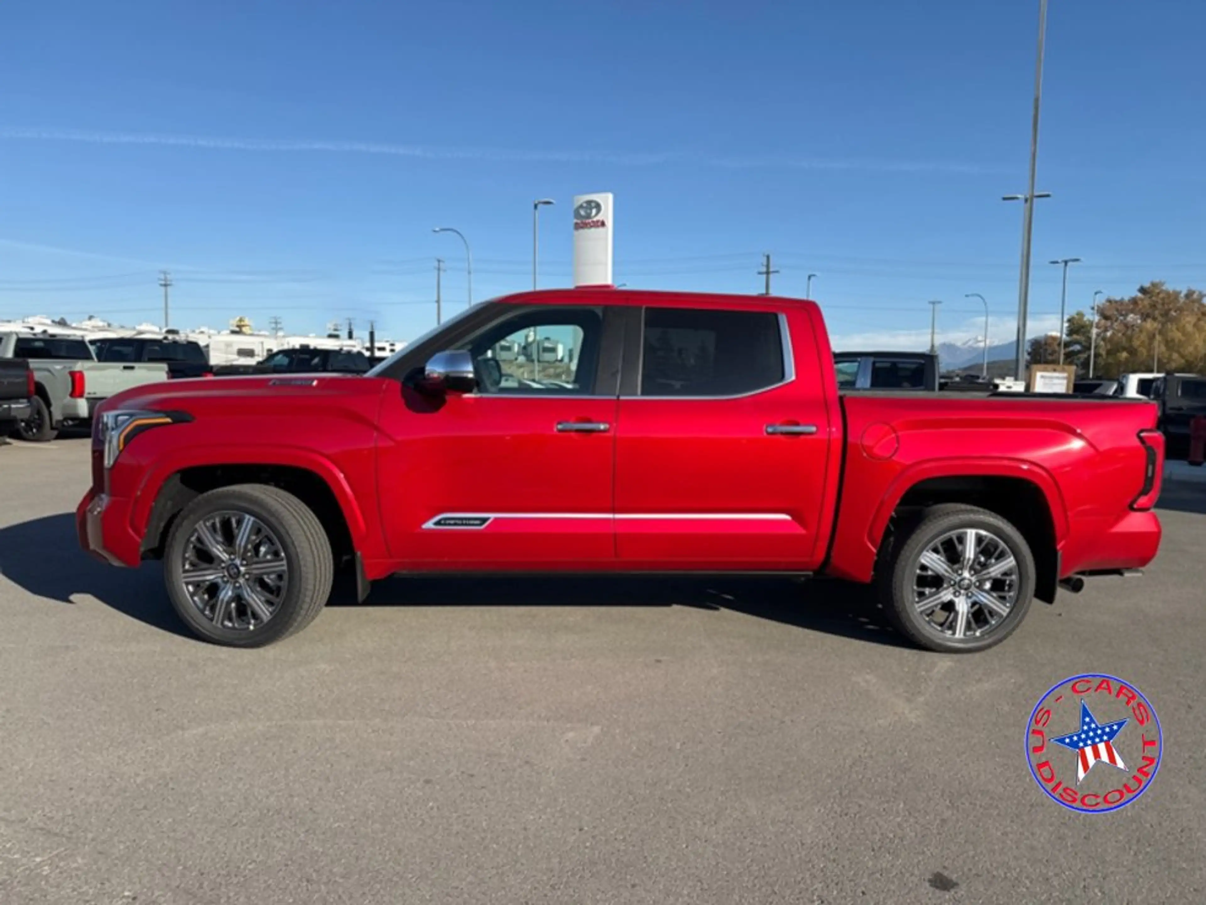 Toyota Tundra 2026 Capstone 3.5L V6 Hybrid CrewMax — photo 2