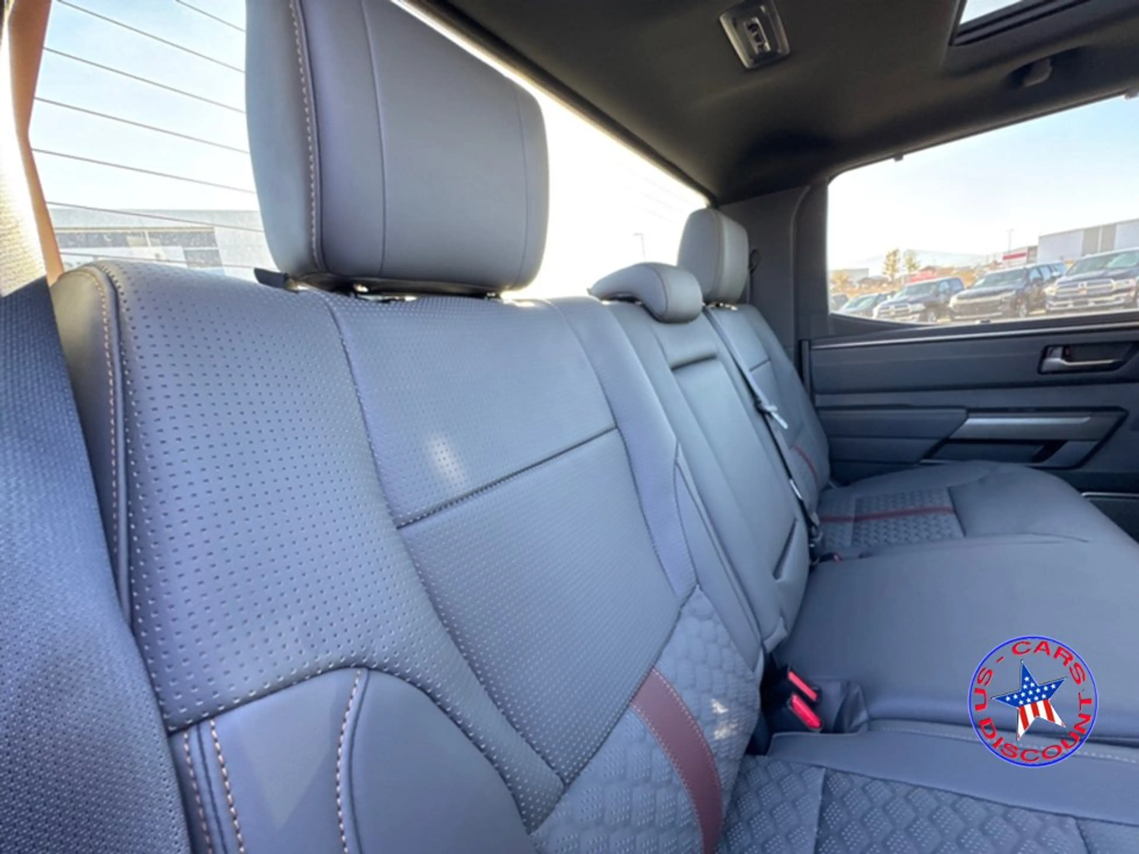 Toyota Tundra 2026 Capstone 3.5L V6 Hybrid CrewMax — photo 11