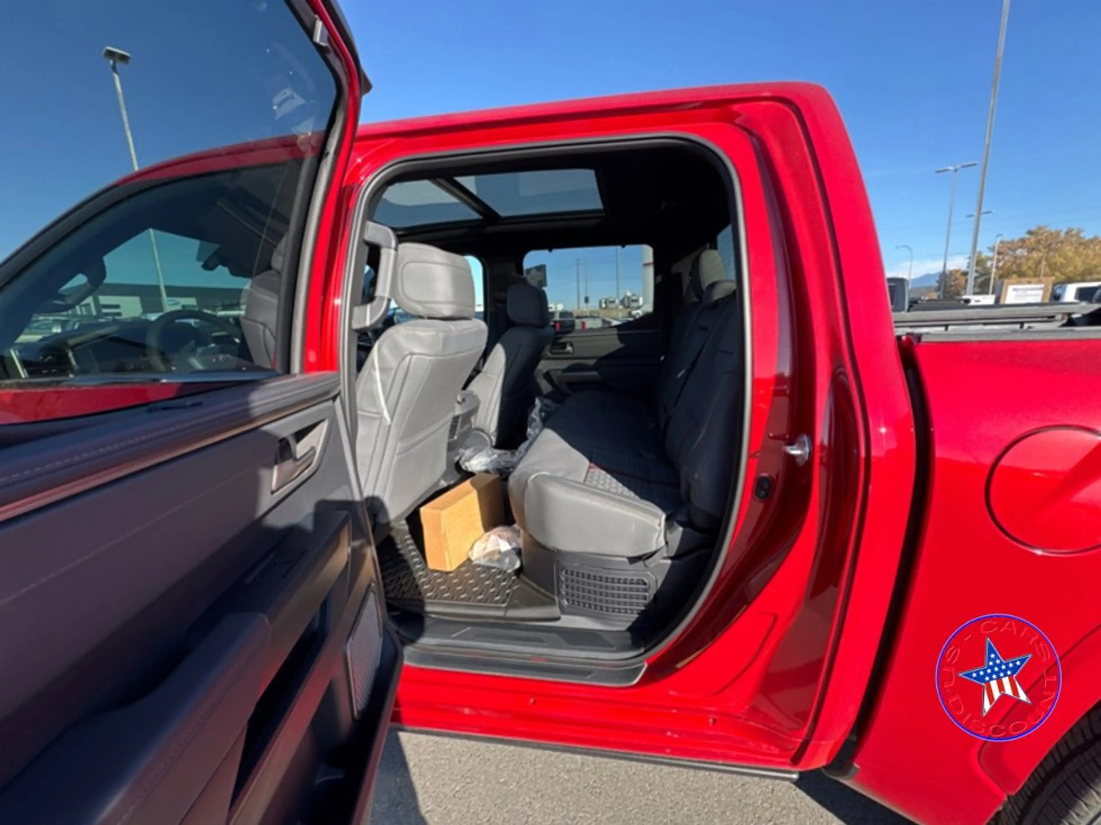 Toyota Tundra 2026 Capstone 3.5L V6 Hybrid CrewMax — photo 12
