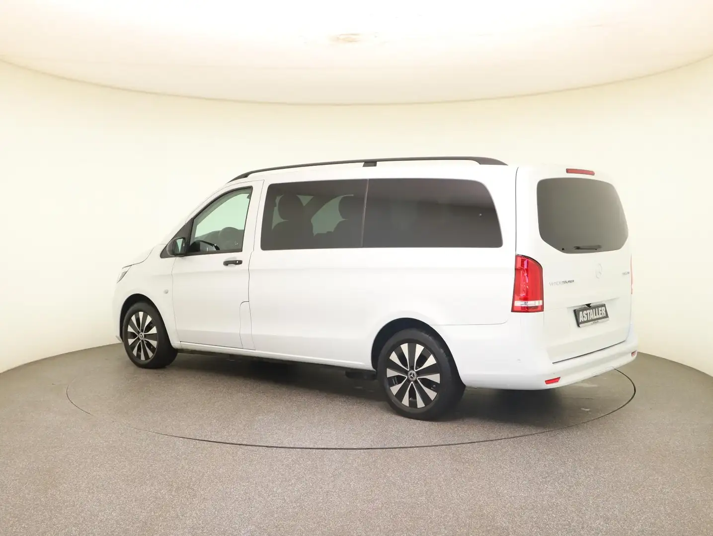 Mercedes-Benz Vito 124 CDI Tourer Edit Pro Lang L2 Liege+Tisch Blanc - 2