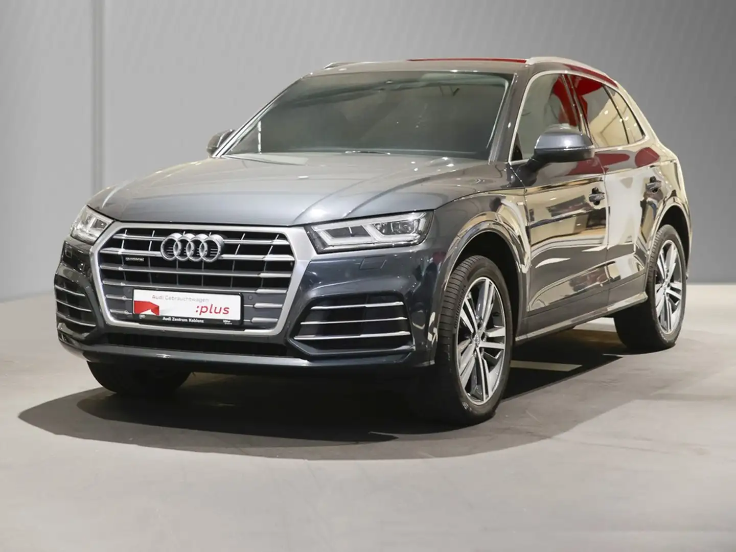Audi Q5 40 TDI S line Navi AHK Business Alu 20" PDC+ Grau - 2