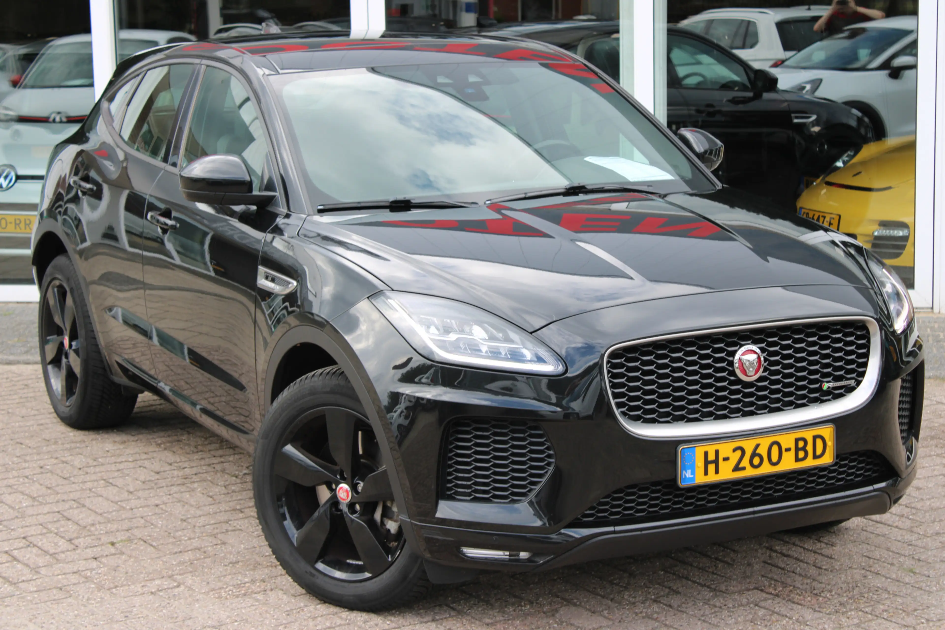 Jaguar E-Pace 2.0 P200 AWD R-Dynamic S — photo 2
