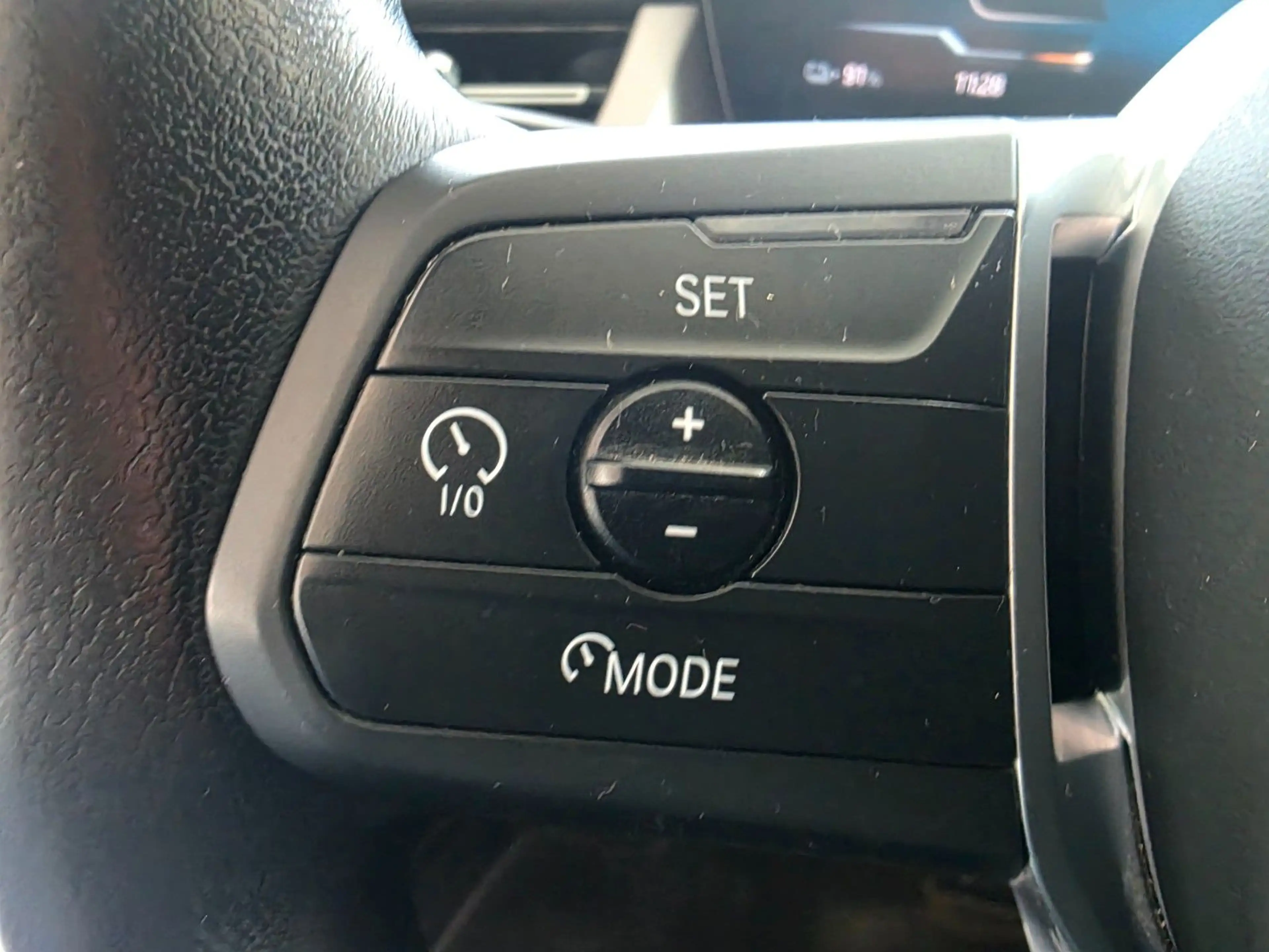 BMW iX1 30 xDrive AHK,Kam,Lenkradh. — photo 13