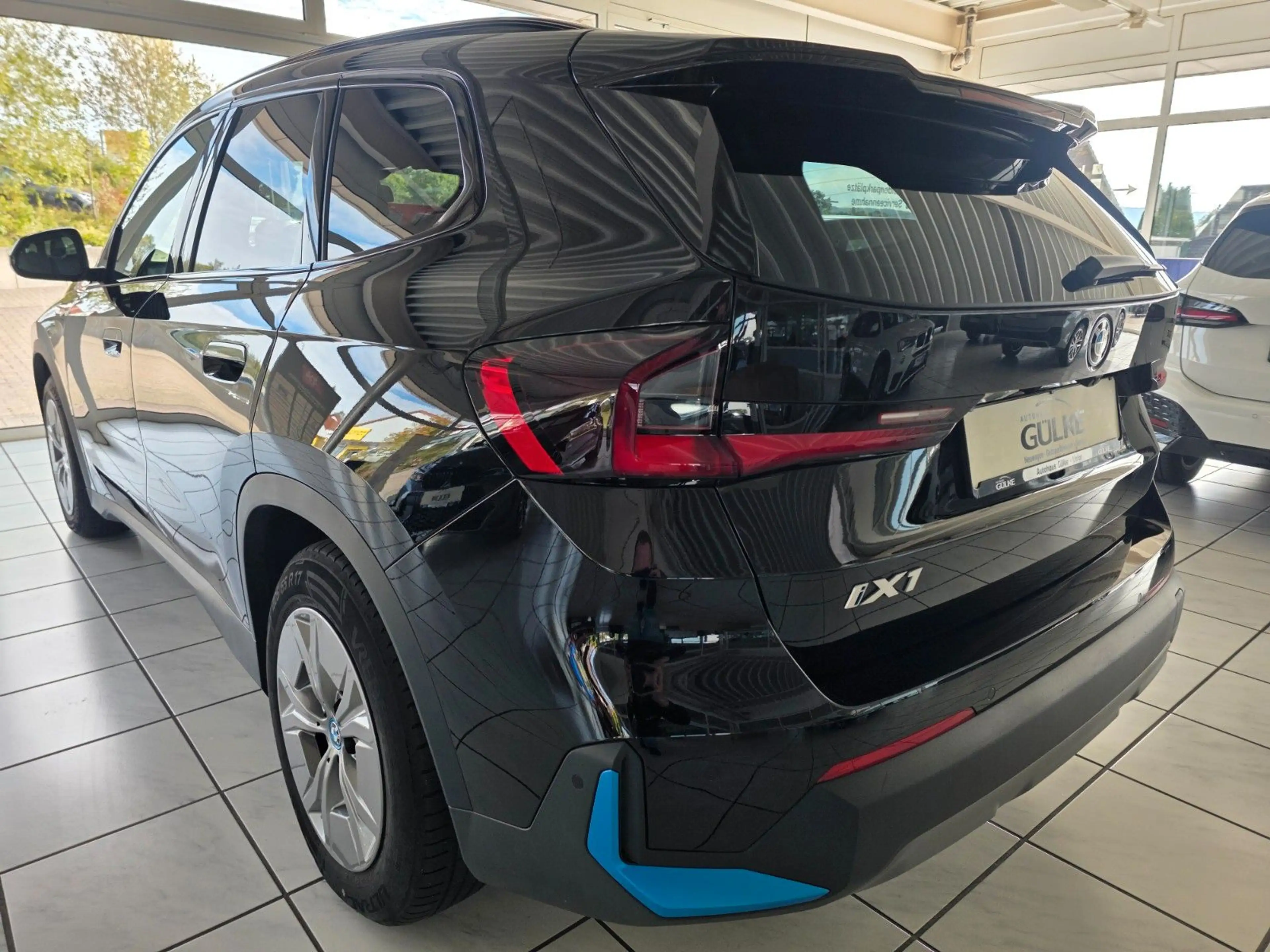 BMW iX1 30 xDrive AHK,Kam,Lenkradh. — photo 3