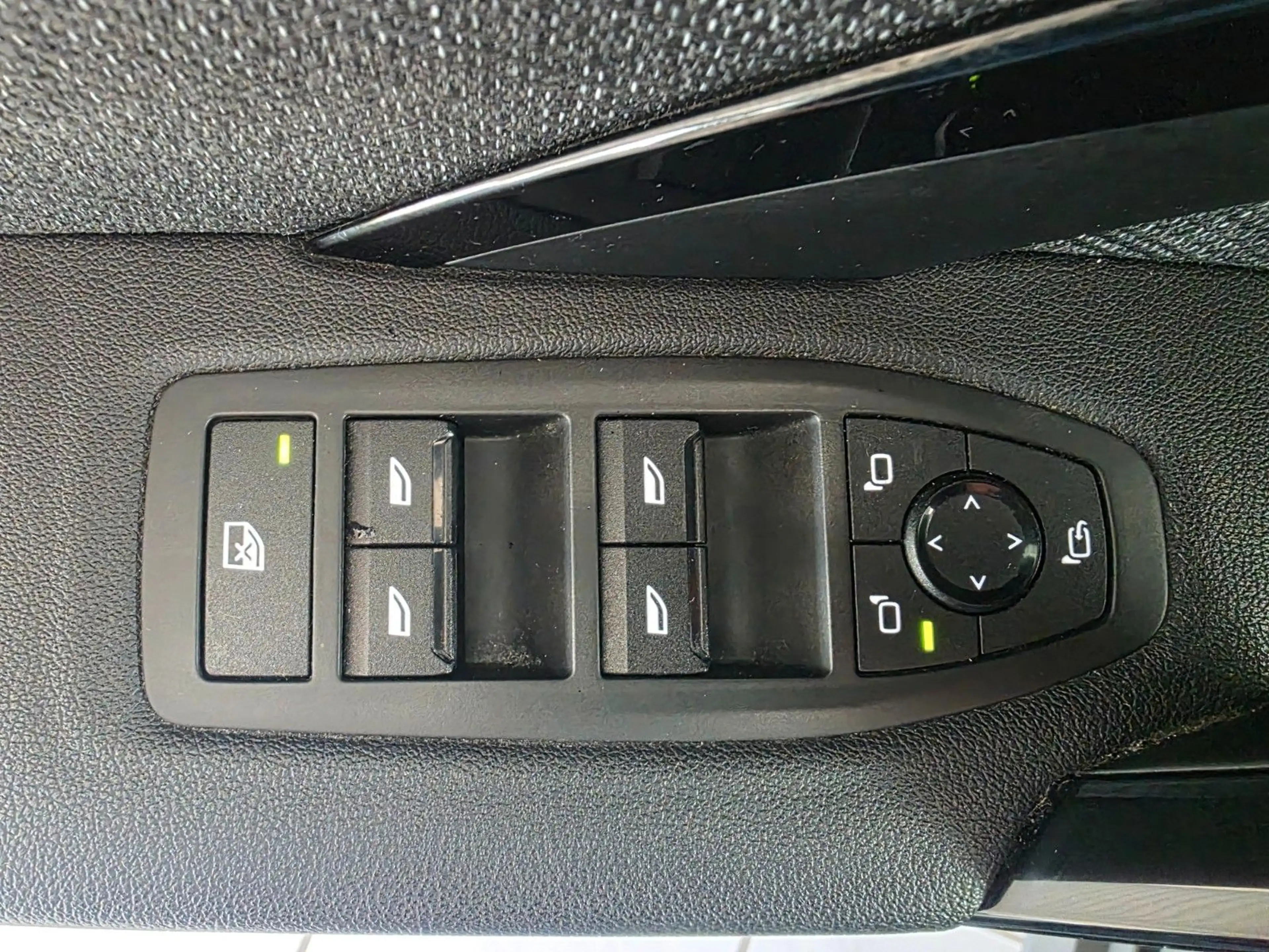 BMW iX1 30 xDrive AHK,Kam,Lenkradh. — photo 10